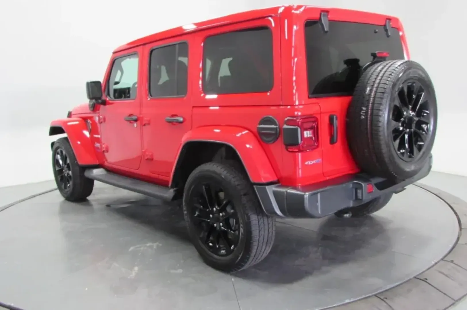 2021 /Dark Saddle/Black Leather Jeep Wrangler Unlimited Sahara 4xe (1C4JJXP64MW) with an Other engine, Automatic transmission, located at 12830 Highway 21, De Soto, MO, 63020, (636) 337-7777, 38.153099, -90.573624 - **Adventure Awaits: Explore the 2021 Jeep Wrangler Unlimited Sahara 4xe at Pettus CDJR DeSoto!**<br /> <br /> Are you ready to elevate your outdoor lifestyle or conquer the daily commute with confidence? The 2021 Jeep Wrangler Unlimited Sahara 4xe is the perfect companion for those who crave adventu - Photo#5