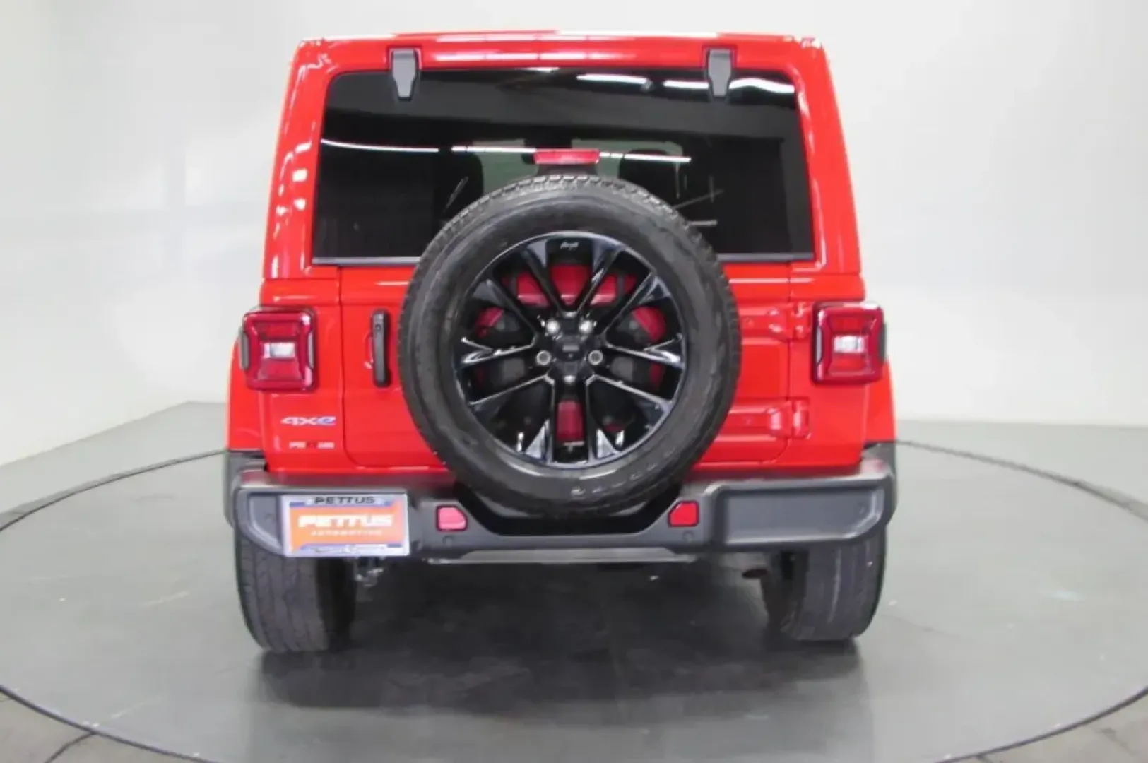 2021 /Dark Saddle/Black Leather Jeep Wrangler Unlimited Sahara 4xe (1C4JJXP64MW) with an Other engine, Automatic transmission, located at 12830 Highway 21, De Soto, MO, 63020, (636) 337-7777, 38.153099, -90.573624 - **Adventure Awaits: Explore the 2021 Jeep Wrangler Unlimited Sahara 4xe at Pettus CDJR DeSoto!**<br /> <br /> Are you ready to elevate your outdoor lifestyle or conquer the daily commute with confidence? The 2021 Jeep Wrangler Unlimited Sahara 4xe is the perfect companion for those who crave adventu - Photo#6