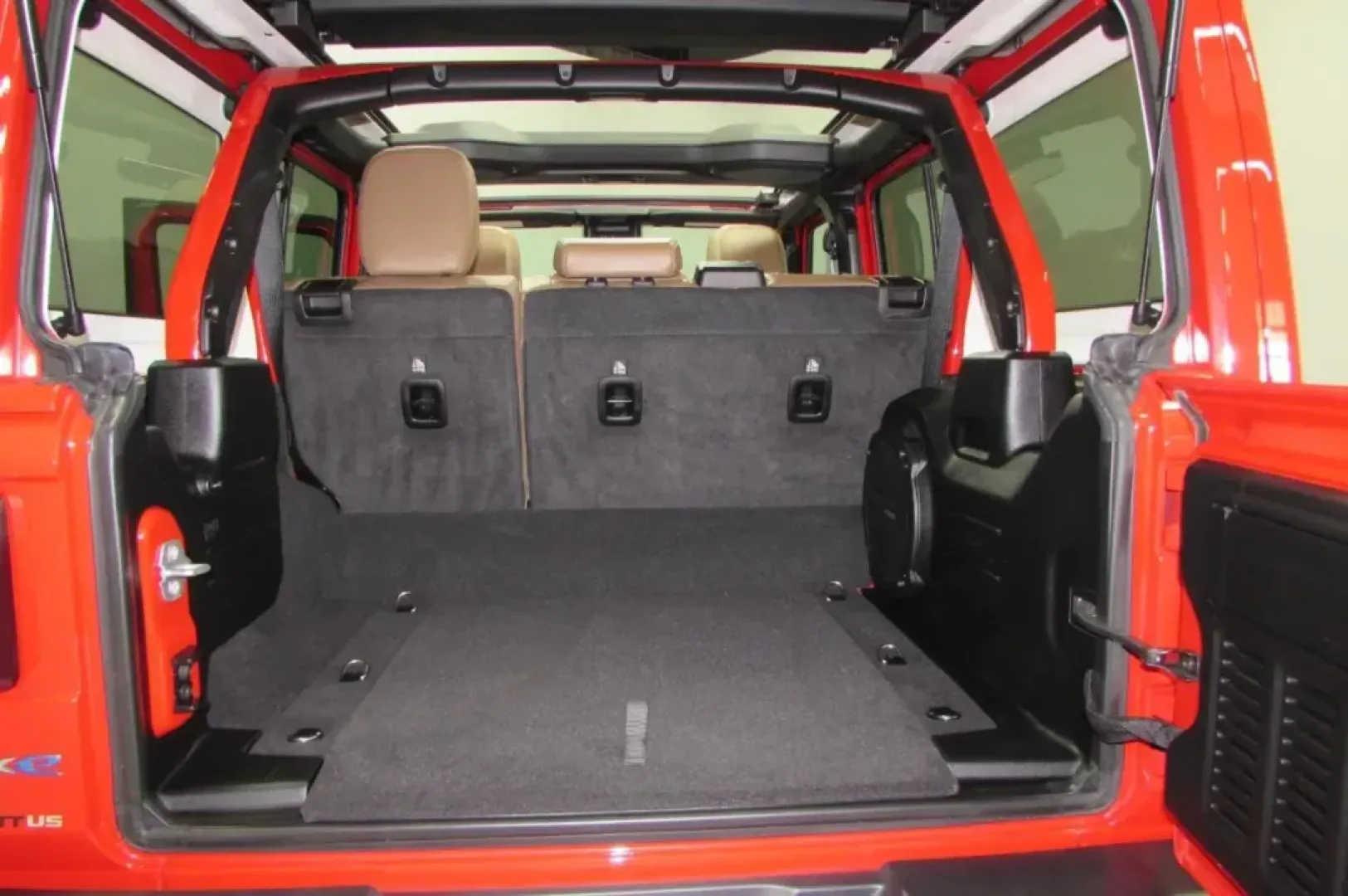 2021 /Dark Saddle/Black Leather Jeep Wrangler Unlimited Sahara 4xe (1C4JJXP64MW) with an Other engine, Automatic transmission, located at 12830 Highway 21, De Soto, MO, 63020, (636) 337-7777, 38.153099, -90.573624 - **Adventure Awaits: Explore the 2021 Jeep Wrangler Unlimited Sahara 4xe at Pettus CDJR DeSoto!**<br /> <br /> Are you ready to elevate your outdoor lifestyle or conquer the daily commute with confidence? The 2021 Jeep Wrangler Unlimited Sahara 4xe is the perfect companion for those who crave adventu - Photo#36