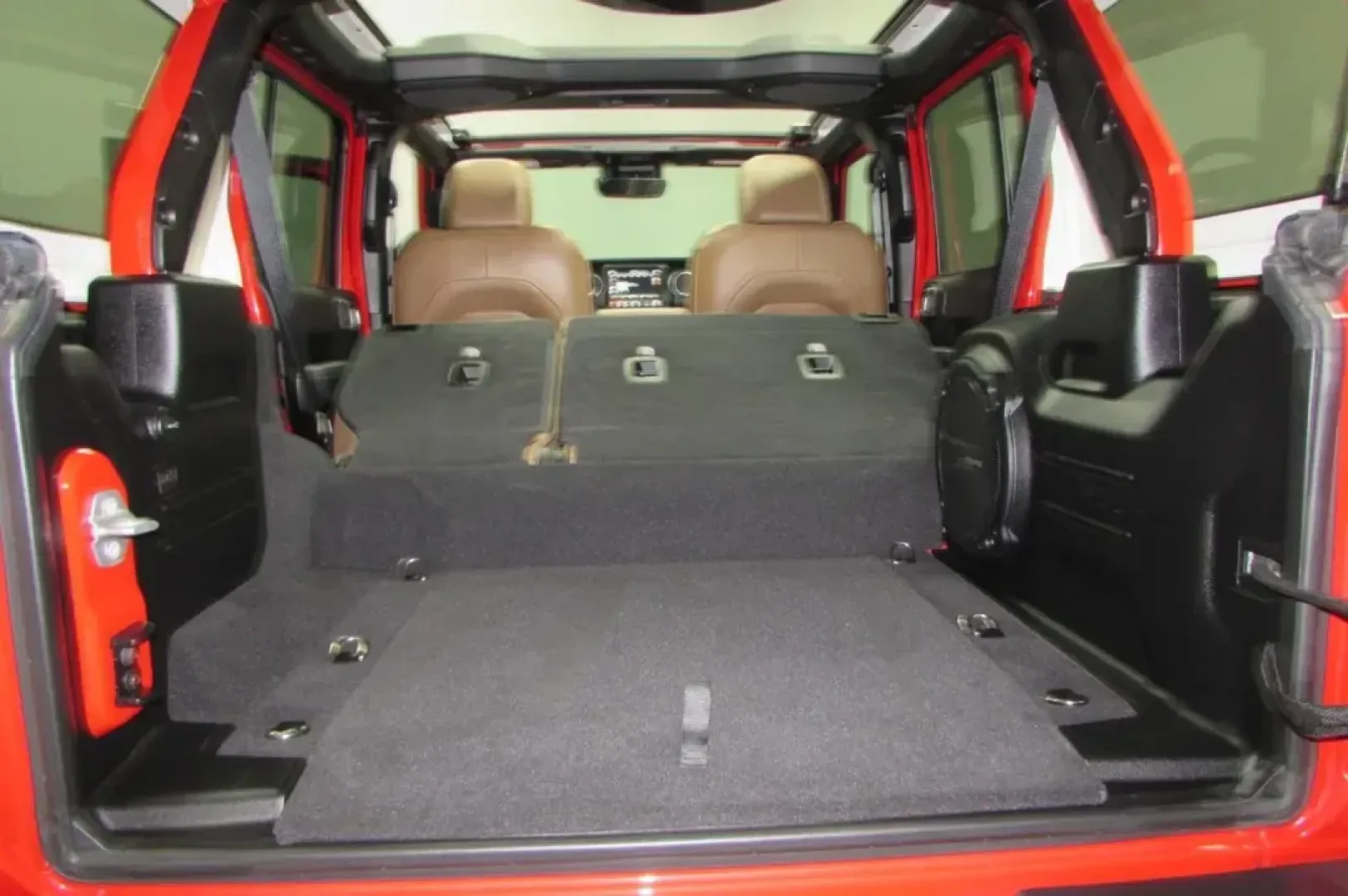 2021 /Dark Saddle/Black Leather Jeep Wrangler Unlimited Sahara 4xe (1C4JJXP64MW) with an Other engine, Automatic transmission, located at 12830 Highway 21, De Soto, MO, 63020, (636) 337-7777, 38.153099, -90.573624 - **Adventure Awaits: Explore the 2021 Jeep Wrangler Unlimited Sahara 4xe at Pettus CDJR DeSoto!**<br /> <br /> Are you ready to elevate your outdoor lifestyle or conquer the daily commute with confidence? The 2021 Jeep Wrangler Unlimited Sahara 4xe is the perfect companion for those who crave adventu - Photo#38