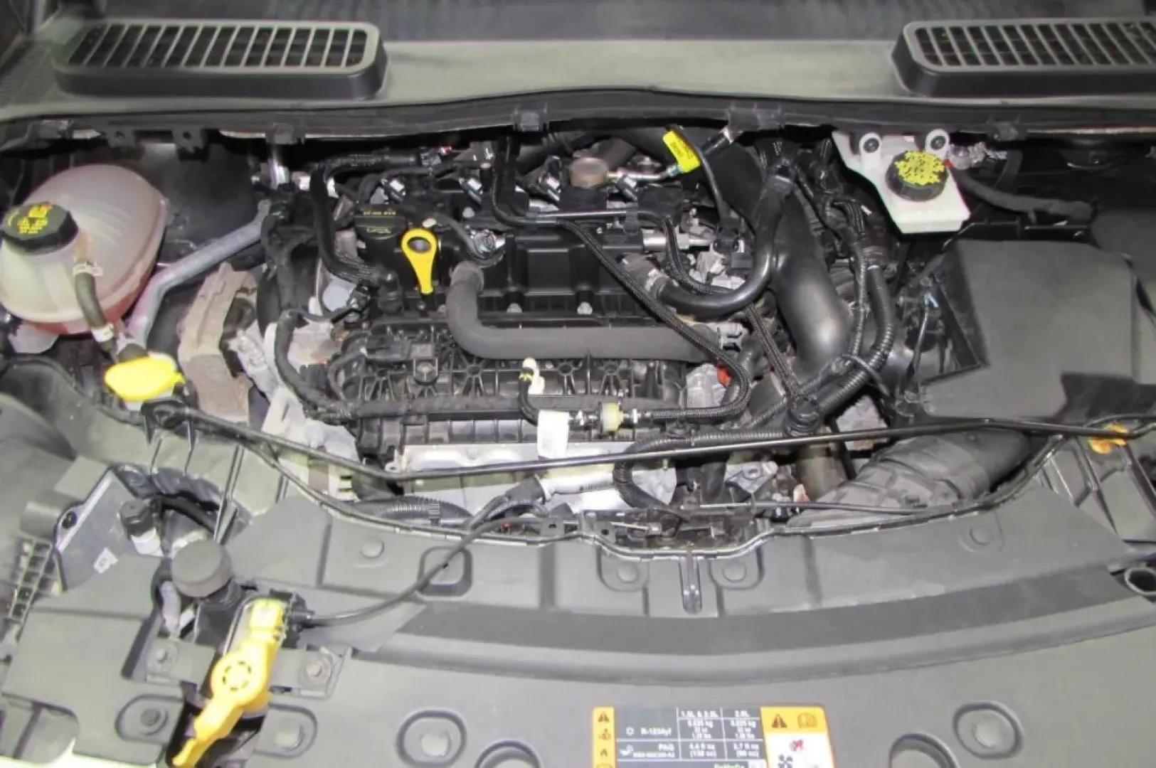 2019 /Charcoal Black Leather Ford Escape SEL (1FMCU9HDXKU) with an Other engine, Automatic transmission, located at 12830 Highway 21, De Soto, MO, 63020, (636) 337-7777, 38.153099, -90.573624 - **Adventure Awaits with the 2019 Ford Escape SEL!** <br /> <br /> Looking for an affordable and reliable vehicle that fits your active lifestyle? The 2019 Ford Escape SEL is the perfect companion for weekend adventures, family outings, or daily commutes. This versatile SUV combines style and functio - Photo#7