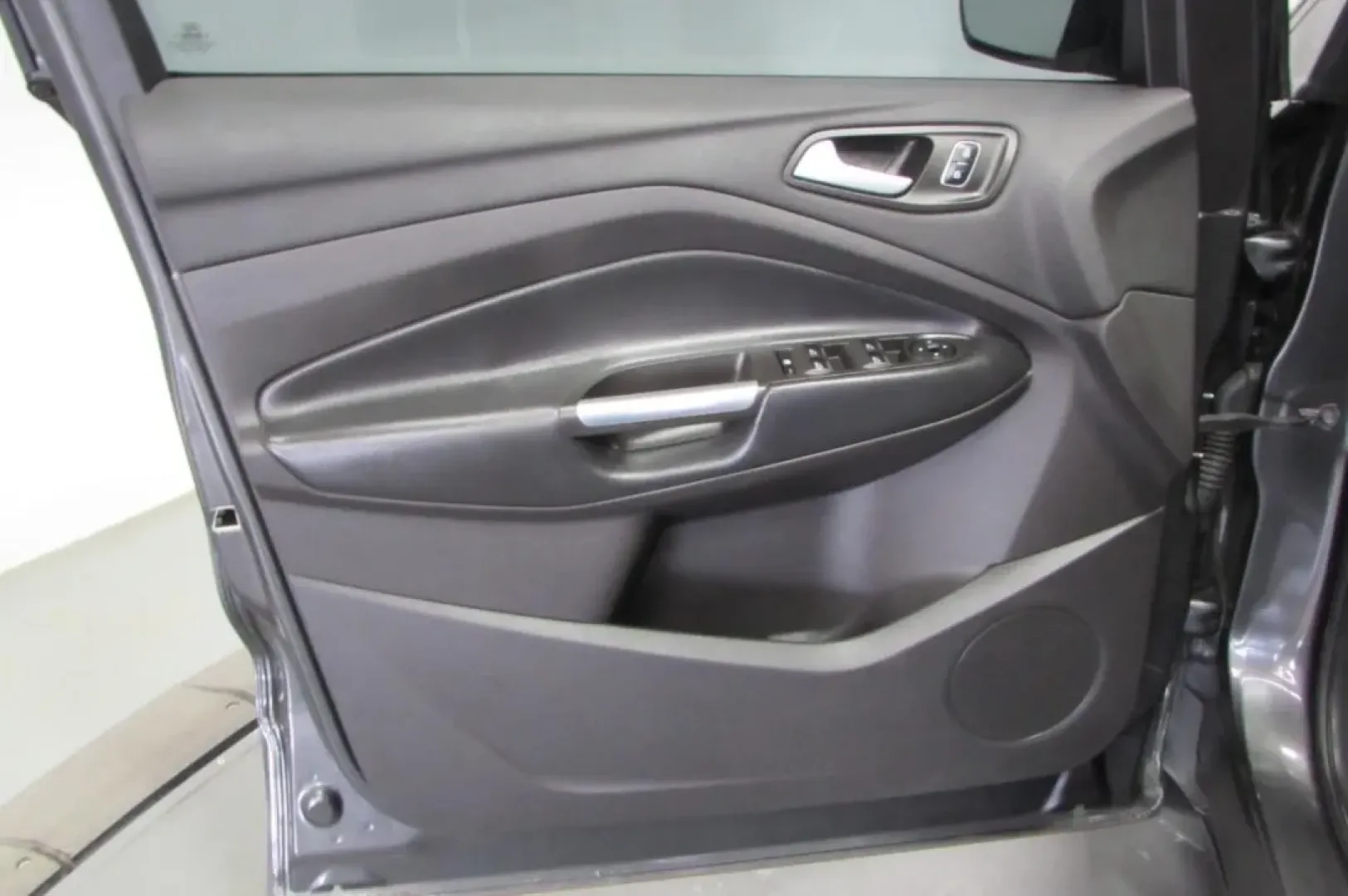 2019 /Charcoal Black Leather Ford Escape SEL (1FMCU9HDXKU) with an Other engine, Automatic transmission, located at 12830 Highway 21, De Soto, MO, 63020, (636) 337-7777, 38.153099, -90.573624 - **Adventure Awaits with the 2019 Ford Escape SEL!** <br /> <br /> Looking for an affordable and reliable vehicle that fits your active lifestyle? The 2019 Ford Escape SEL is the perfect companion for weekend adventures, family outings, or daily commutes. This versatile SUV combines style and functio - Photo#9