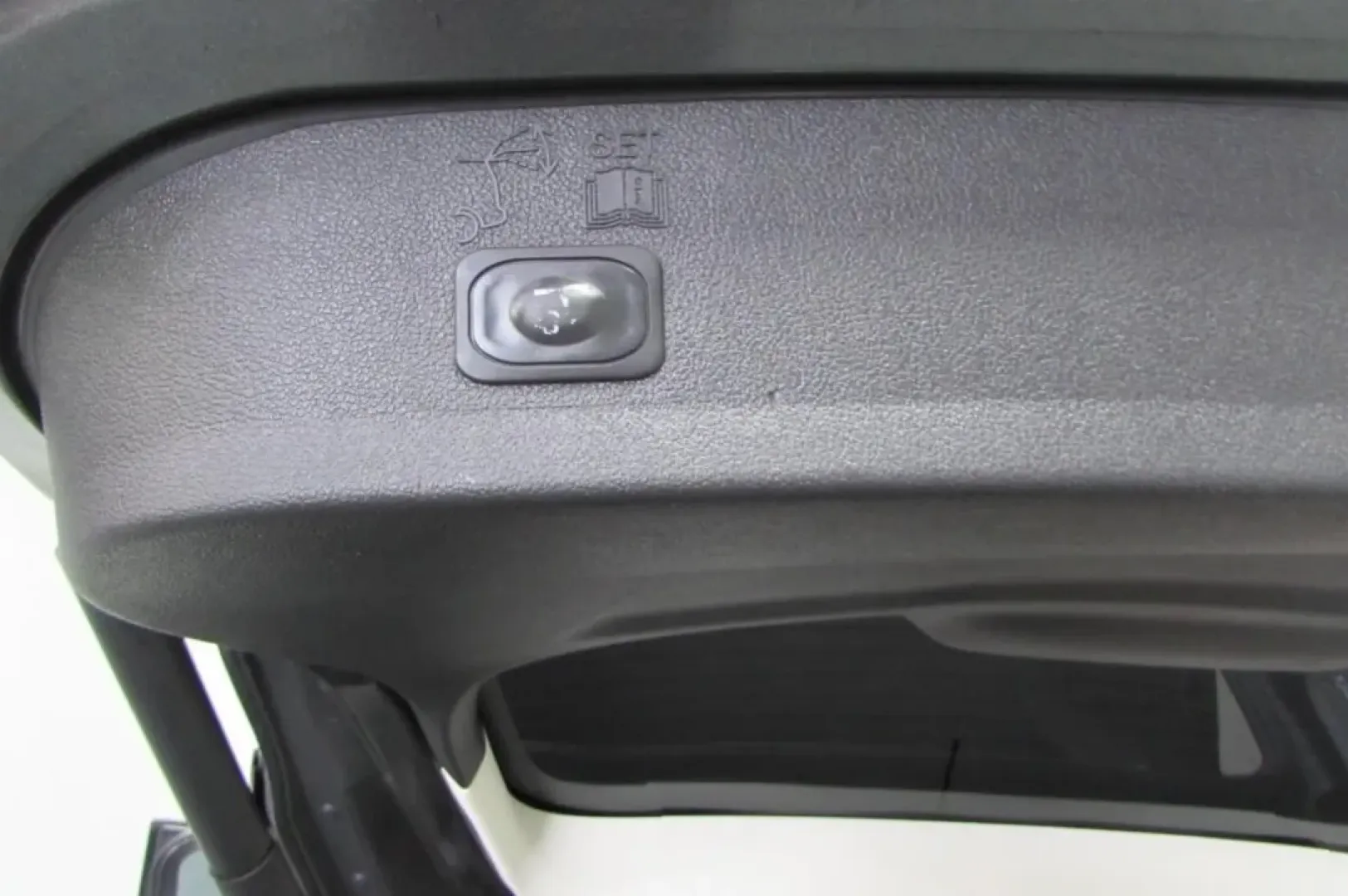 2019 /Charcoal Black Leather Ford Escape SEL (1FMCU9HDXKU) with an Other engine, Automatic transmission, located at 12830 Highway 21, De Soto, MO, 63020, (636) 337-7777, 38.153099, -90.573624 - **Adventure Awaits with the 2019 Ford Escape SEL!** <br /> <br /> Looking for an affordable and reliable vehicle that fits your active lifestyle? The 2019 Ford Escape SEL is the perfect companion for weekend adventures, family outings, or daily commutes. This versatile SUV combines style and functio - Photo#26