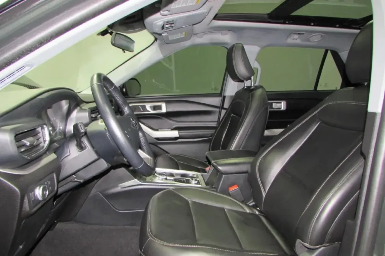 2022 /Ebony Leather Ford Explorer XLT (1FMSK8DH3NG) with an Other engine, Automatic transmission, located at 12830 Highway 21, De Soto, MO, 63020, (636) 337-7777, 38.153099, -90.573624 - ### Explore the 2022 Ford Explorer XLT: Your Ultimate Adventure Companion!<br /> <br /> Are you ready for your next family road trip or weekend getaway? This stunning 2022 Ford Explorer XLT, available at Pettus CDJR DeSoto in De Soto, MO, is the perfect SUV to elevate your adventures. With ample spa - Photo#12