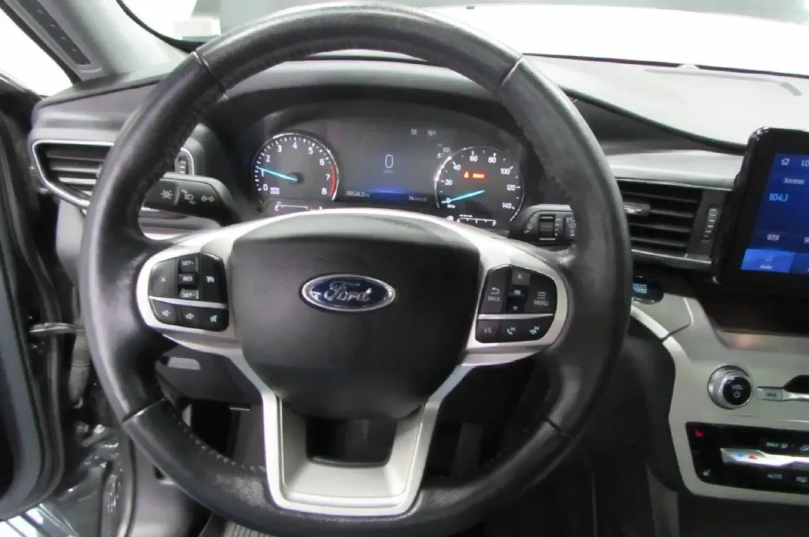 2022 /Ebony Leather Ford Explorer XLT (1FMSK8DH3NG) with an Other engine, Automatic transmission, located at 12830 Highway 21, De Soto, MO, 63020, (636) 337-7777, 38.153099, -90.573624 - ### Explore the 2022 Ford Explorer XLT: Your Ultimate Adventure Companion!<br /> <br /> Are you ready for your next family road trip or weekend getaway? This stunning 2022 Ford Explorer XLT, available at Pettus CDJR DeSoto in De Soto, MO, is the perfect SUV to elevate your adventures. With ample spa - Photo#14