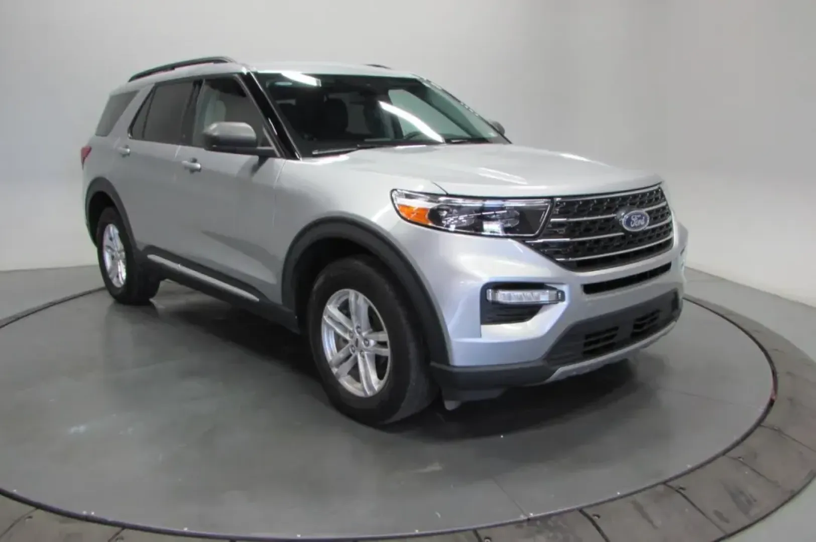 2023 /Ebony/Light Slate Leather Ford Explorer XLT (1FMSK8DH9PG) with an Other engine, Automatic transmission, located at 12830 Highway 21, De Soto, MO, 63020, (636) 337-7777, 38.153099, -90.573624 - Discover the perfect blend of comfort, style, and versatility with the 2023 Ford Explorer XLT, now available at Pettus CDJR DeSoto. Located at 12830 Highway 21, De Soto, MO 63020, our OEM dealership is committed to helping you find quality used vehicles that suit your lifestyle. Whether you're a gro - Photo#0