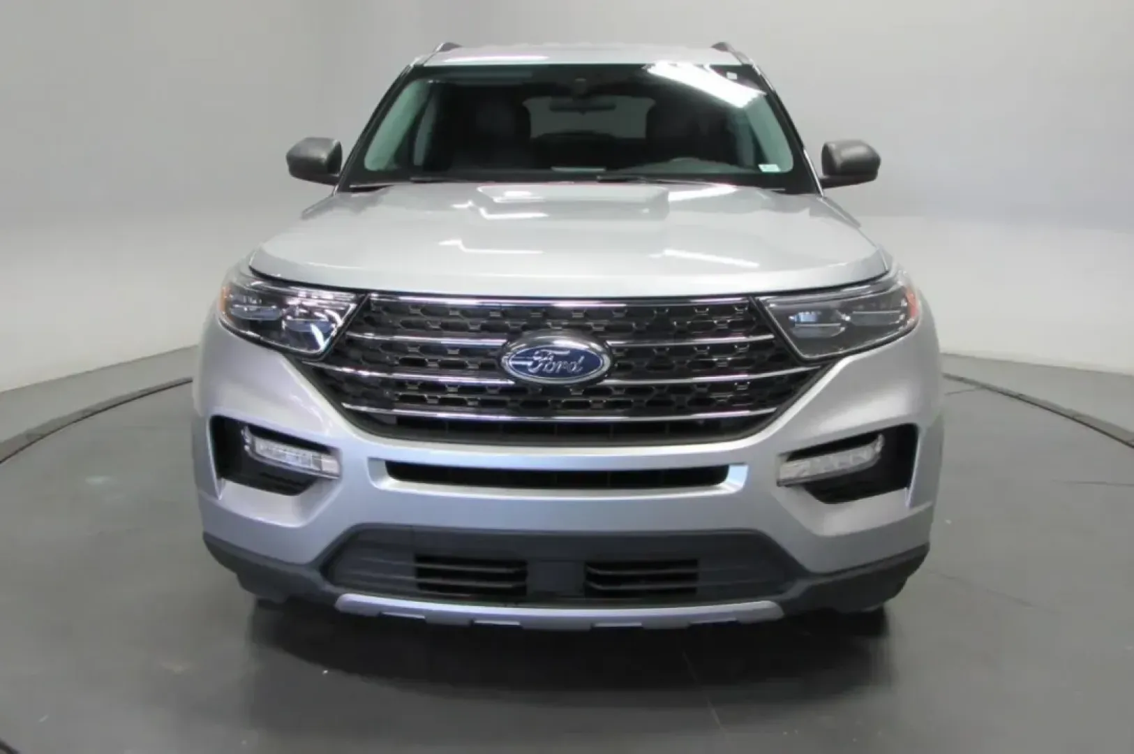 2023 /Ebony/Light Slate Leather Ford Explorer XLT (1FMSK8DH9PG) with an Other engine, Automatic transmission, located at 12830 Highway 21, De Soto, MO, 63020, (636) 337-7777, 38.153099, -90.573624 - Discover the perfect blend of comfort, style, and versatility with the 2023 Ford Explorer XLT, now available at Pettus CDJR DeSoto. Located at 12830 Highway 21, De Soto, MO 63020, our OEM dealership is committed to helping you find quality used vehicles that suit your lifestyle. Whether you're a gro - Photo#1