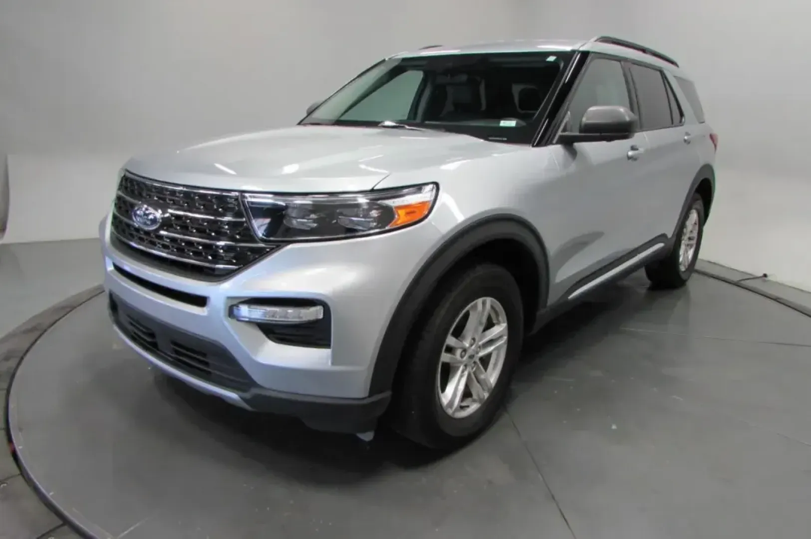 2023 /Ebony/Light Slate Leather Ford Explorer XLT (1FMSK8DH9PG) with an Other engine, Automatic transmission, located at 12830 Highway 21, De Soto, MO, 63020, (636) 337-7777, 38.153099, -90.573624 - Discover the perfect blend of comfort, style, and versatility with the 2023 Ford Explorer XLT, now available at Pettus CDJR DeSoto. Located at 12830 Highway 21, De Soto, MO 63020, our OEM dealership is committed to helping you find quality used vehicles that suit your lifestyle. Whether you're a gro - Photo#2
