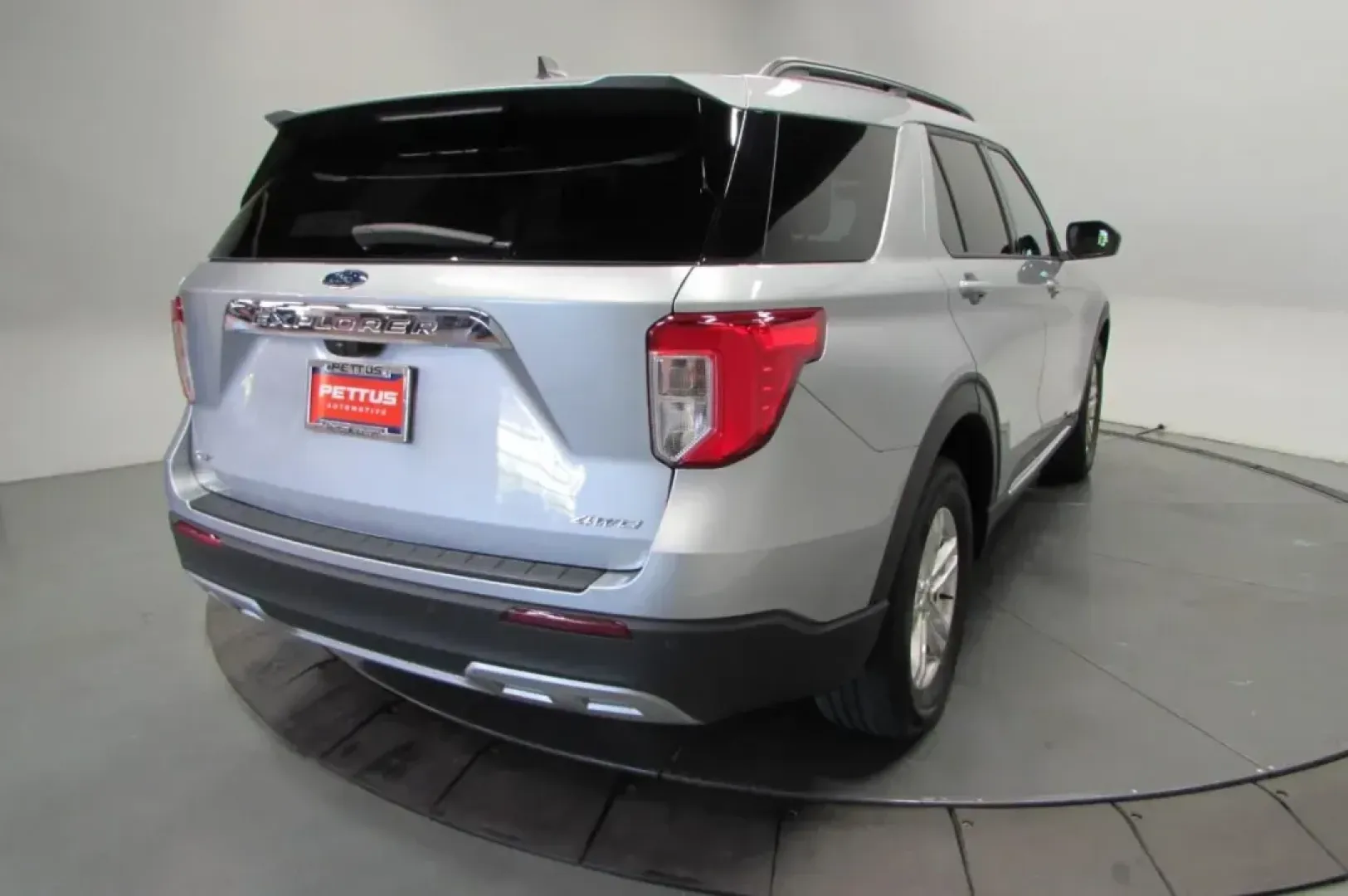 2023 /Ebony/Light Slate Leather Ford Explorer XLT (1FMSK8DH9PG) with an Other engine, Automatic transmission, located at 12830 Highway 21, De Soto, MO, 63020, (636) 337-7777, 38.153099, -90.573624 - Discover the perfect blend of comfort, style, and versatility with the 2023 Ford Explorer XLT, now available at Pettus CDJR DeSoto. Located at 12830 Highway 21, De Soto, MO 63020, our OEM dealership is committed to helping you find quality used vehicles that suit your lifestyle. Whether you're a gro - Photo#7