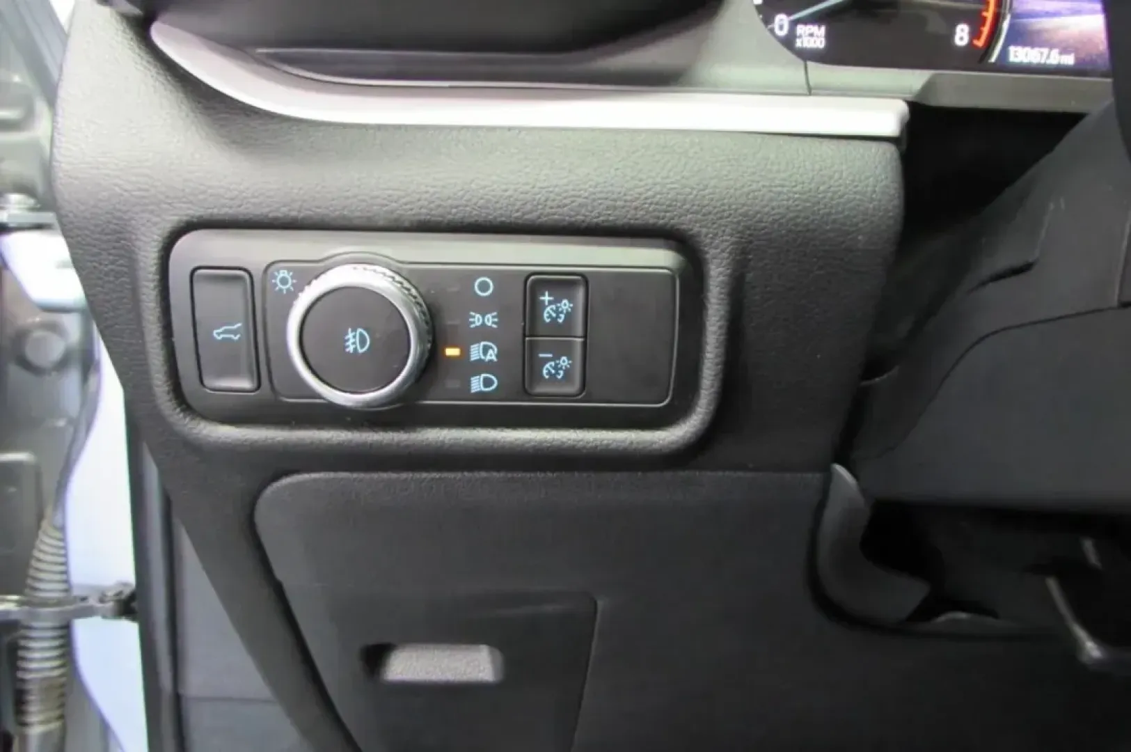 2023 /Ebony/Light Slate Leather Ford Explorer XLT (1FMSK8DH9PG) with an Other engine, Automatic transmission, located at 12830 Highway 21, De Soto, MO, 63020, (636) 337-7777, 38.153099, -90.573624 - Discover the perfect blend of comfort, style, and versatility with the 2023 Ford Explorer XLT, now available at Pettus CDJR DeSoto. Located at 12830 Highway 21, De Soto, MO 63020, our OEM dealership is committed to helping you find quality used vehicles that suit your lifestyle. Whether you're a gro - Photo#14