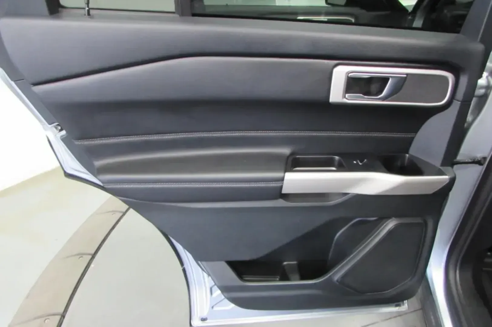 2023 /Ebony/Light Slate Leather Ford Explorer XLT (1FMSK8DH9PG) with an Other engine, Automatic transmission, located at 12830 Highway 21, De Soto, MO, 63020, (636) 337-7777, 38.153099, -90.573624 - Discover the perfect blend of comfort, style, and versatility with the 2023 Ford Explorer XLT, now available at Pettus CDJR DeSoto. Located at 12830 Highway 21, De Soto, MO 63020, our OEM dealership is committed to helping you find quality used vehicles that suit your lifestyle. Whether you're a gro - Photo#24