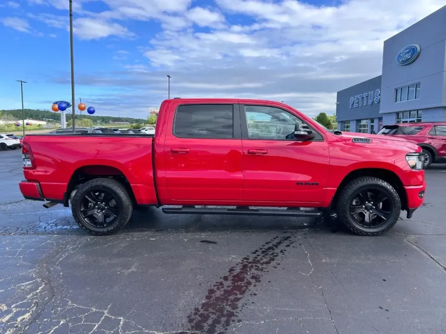 2022 /Diesel Gray/Black Cloth Ram 1500 Big Horn/Lone Star (1C6RRFFG2NN) with an 3.6L V6 24V VVT eTorque UPG I engine, located at 141 Commercial Dr, Fredericktown, MO, 63645, (573) 783-6432, 37.570087, -90.320648 - USED 2022 Ram 1500 Big Horn/Lone Star from Pettus Ford Fredericktown, Fredericktown MO. - Photo#0