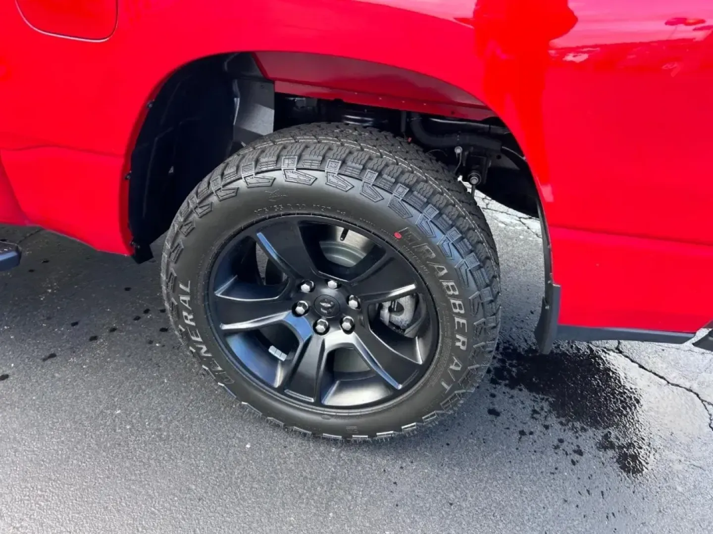2022 /Diesel Gray/Black Cloth Ram 1500 Big Horn/Lone Star (1C6RRFFG2NN) with an 3.6L V6 24V VVT eTorque UPG I engine, located at 141 Commercial Dr, Fredericktown, MO, 63645, (573) 783-6432, 37.570087, -90.320648 - USED 2022 Ram 1500 Big Horn/Lone Star from Pettus Ford Fredericktown, Fredericktown MO. - Photo#4