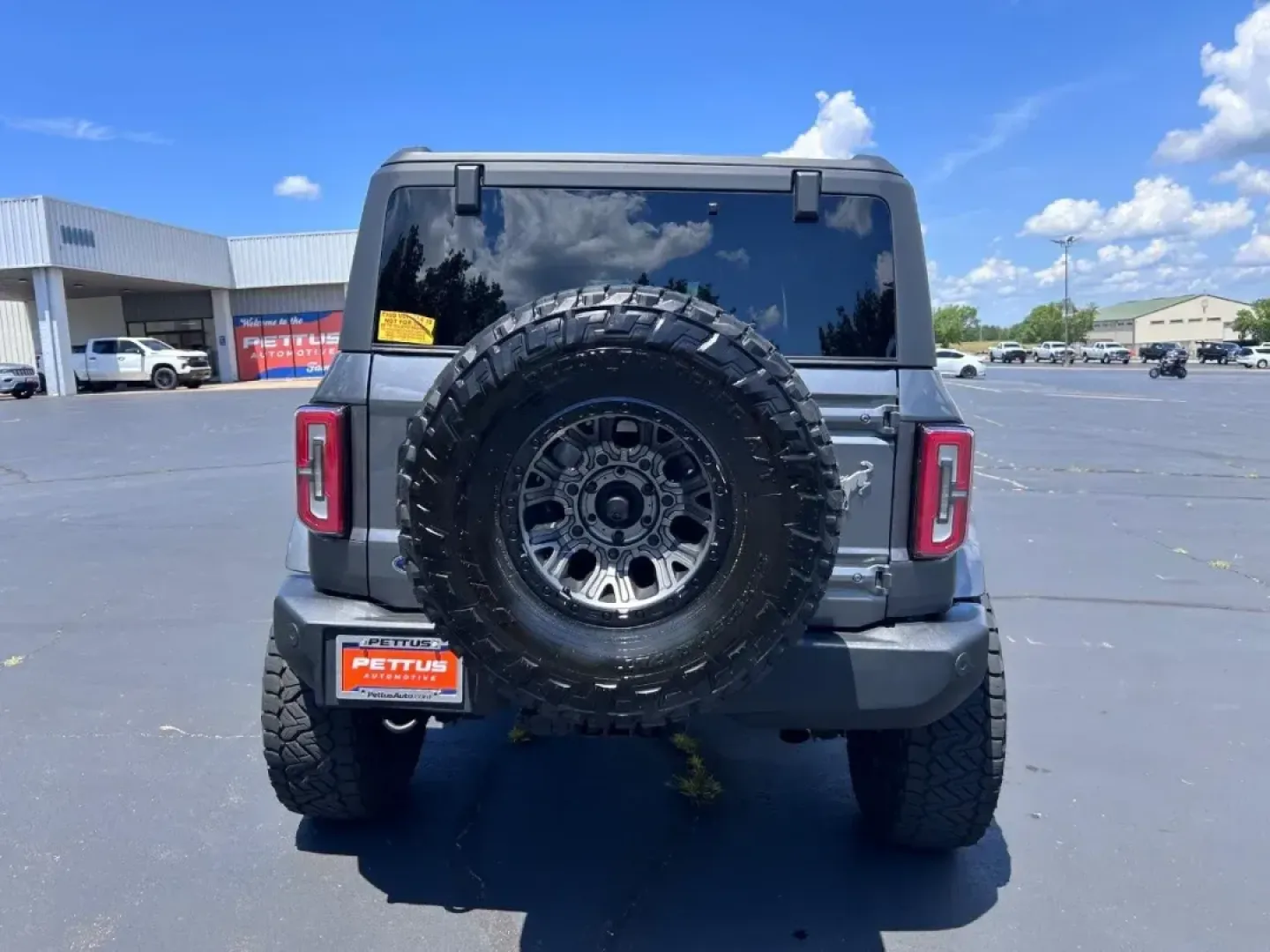 2022 Ford Bronco Outer Banks (1FMDE5AP3NL) with an 2.7L V6 Turbocharged engine, located at 970 Woodlawn Dr., Farmington, MO, 63640, (573) 431-7800, 37.825642, -90.468674 - **Adventure Awaits: Experience the Thrill of the 2022 Ford Bronco Outer Banks in De Soto, MO!**<br /> <br /> If you're searching for the perfect blend of rugged capability and modern comfort, look no further than this stunning 2022 Ford Bronco Outer Banks, available now at Pettus CDJR DeSoto. Nestle - Photo#3
