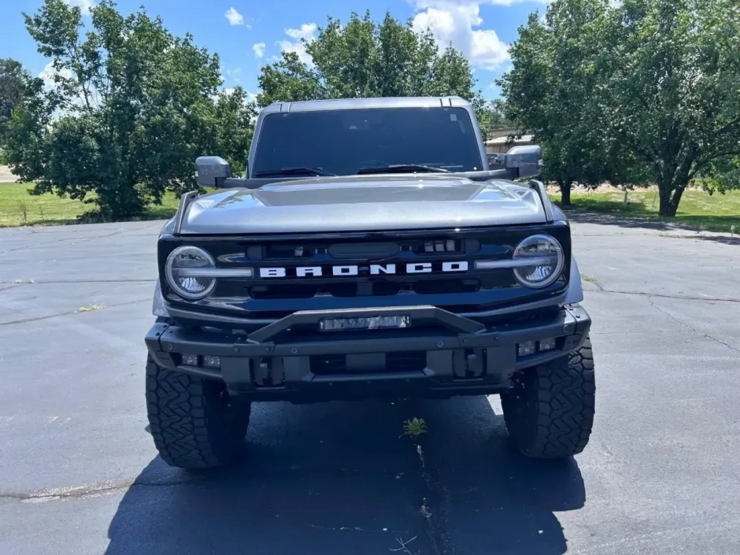 2022 Ford Bronco Outer Banks (1FMDE5AP3NL) with an 2.7L V6 Turbocharged engine, located at 970 Woodlawn Dr., Farmington, MO, 63640, (573) 431-7800, 37.825642, -90.468674 - **Adventure Awaits: Experience the Thrill of the 2022 Ford Bronco Outer Banks in De Soto, MO!**<br /> <br /> If you're searching for the perfect blend of rugged capability and modern comfort, look no further than this stunning 2022 Ford Bronco Outer Banks, available now at Pettus CDJR DeSoto. Nestle - Photo#7