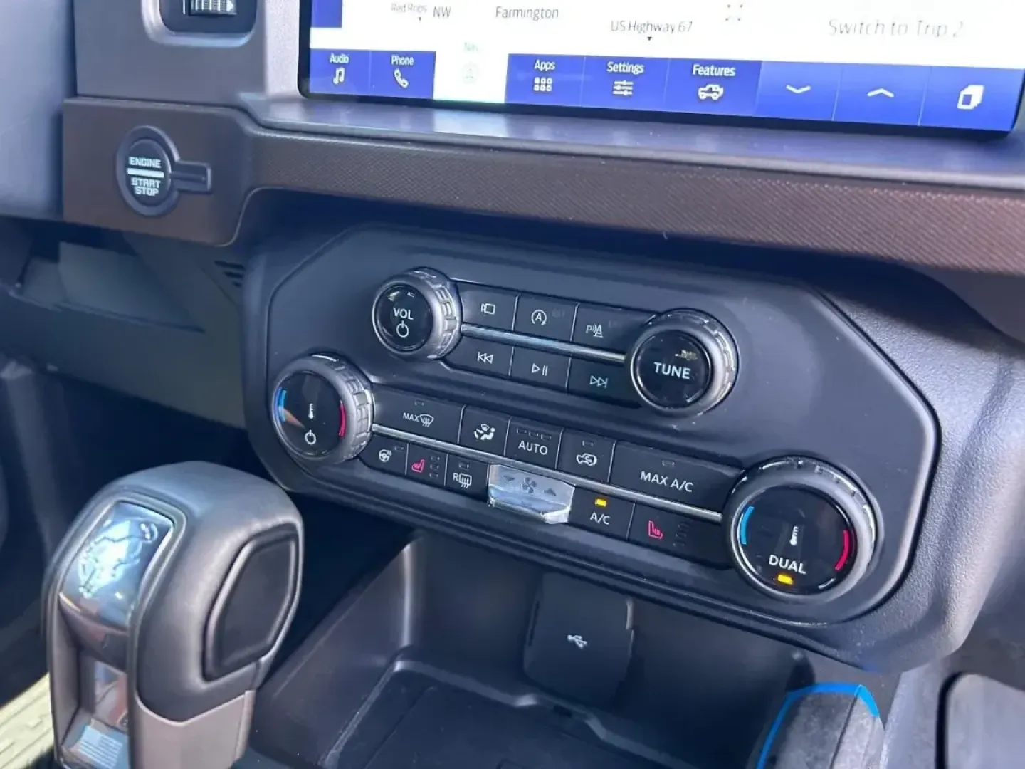 2022 Ford Bronco Outer Banks (1FMDE5AP3NL) with an 2.7L V6 Turbocharged engine, located at 970 Woodlawn Dr., Farmington, MO, 63640, (573) 431-7800, 37.825642, -90.468674 - **Adventure Awaits: Experience the Thrill of the 2022 Ford Bronco Outer Banks in De Soto, MO!**<br /> <br /> If you're searching for the perfect blend of rugged capability and modern comfort, look no further than this stunning 2022 Ford Bronco Outer Banks, available now at Pettus CDJR DeSoto. Nestle - Photo#14