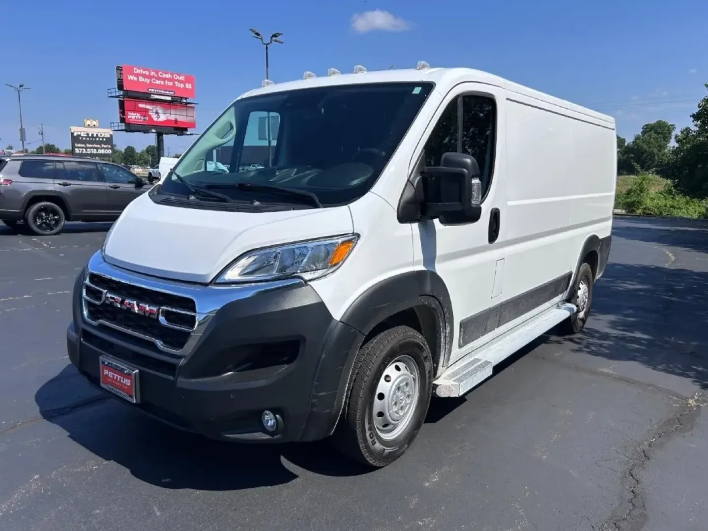 2023 /Black Cloth Ram ProMaster 2500 Base 136 WB (3C6LRVVG6PE) with an 3.6L V6 24V VVT engine, Automatic transmission, located at 970 Woodlawn Dr., Farmington, MO, 63640, (573) 431-7800, 37.825642, -90.468674 - **Explore Adventure and Utility with the 2023 Ram ProMaster 2500**<br /> <br /> Are you ready to elevate your business or embark on exciting adventures? The 2023 Ram ProMaster 2500 is the vehicle you need. With its spacious design and impressive capability, this full-size van is perfect for tradespe - Photo#6