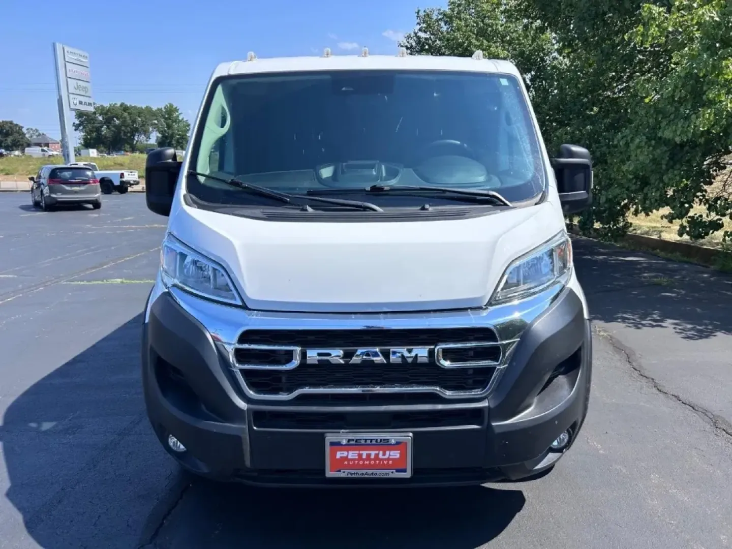 2023 /Black Cloth Ram ProMaster 2500 Base 136 WB (3C6LRVVG6PE) with an 3.6L V6 24V VVT engine, Automatic transmission, located at 970 Woodlawn Dr., Farmington, MO, 63640, (573) 431-7800, 37.825642, -90.468674 - **Explore Adventure and Utility with the 2023 Ram ProMaster 2500**<br /> <br /> Are you ready to elevate your business or embark on exciting adventures? The 2023 Ram ProMaster 2500 is the vehicle you need. With its spacious design and impressive capability, this full-size van is perfect for tradespe - Photo#7
