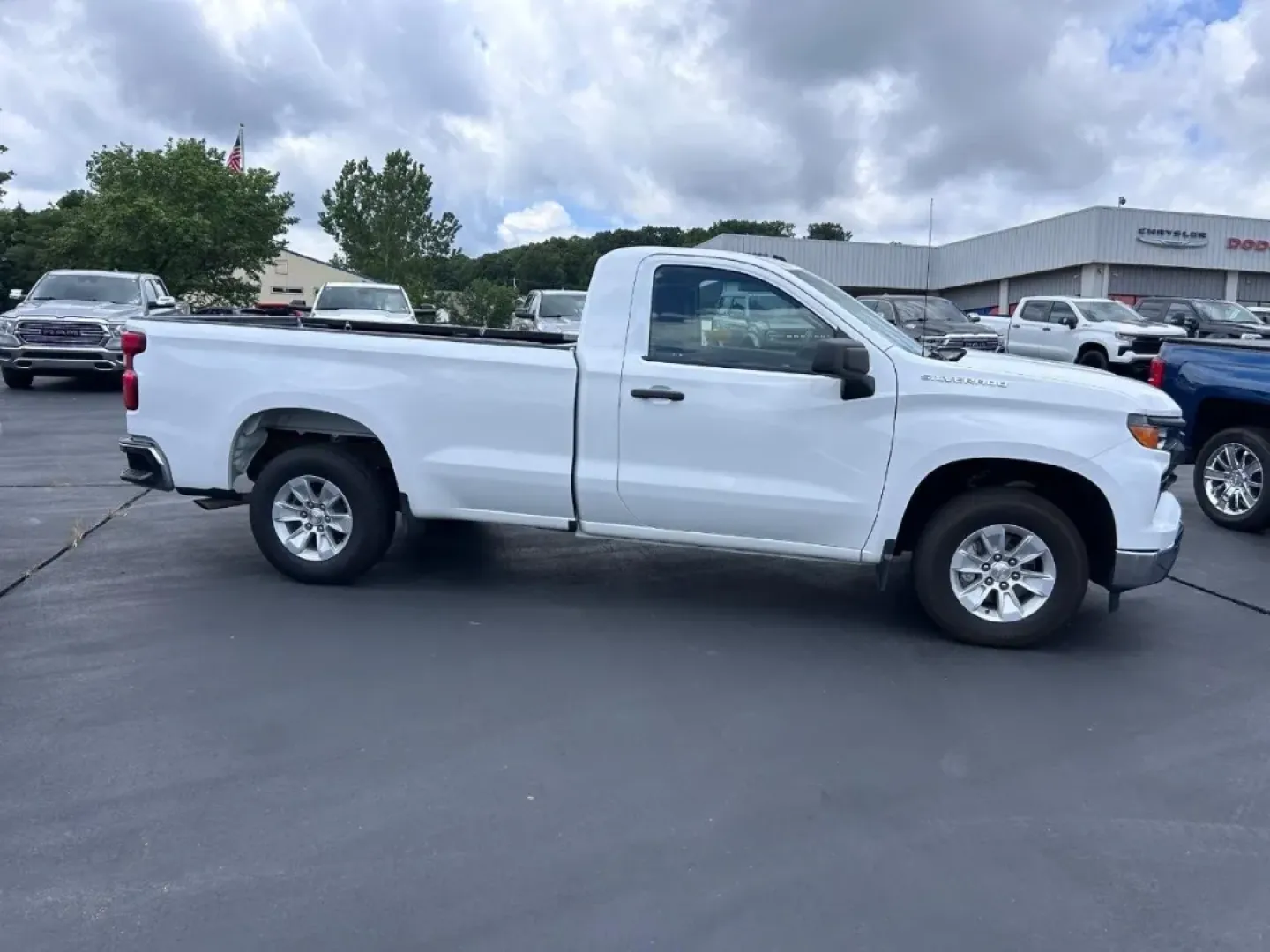 2024 /Jet Black Cloth Chevrolet Silverado 1500 WT (3GCNAAED3RG) with an 5.3L engine, located at 970 Woodlawn Dr., Farmington, MO, 63640, (573) 431-7800, 37.825642, -90.468674 - **Discover Your Next Adventure with This 2024 Chevrolet Silverado 1500 WT at Pettus CDJR Farmington!**<br /> <br /> Are you ready to elevate your lifestyle with a reliable truck that can handle anything from family road trips to weekend adventures? Look no further than this stunning 2024 Chevrolet S - Photo#1
