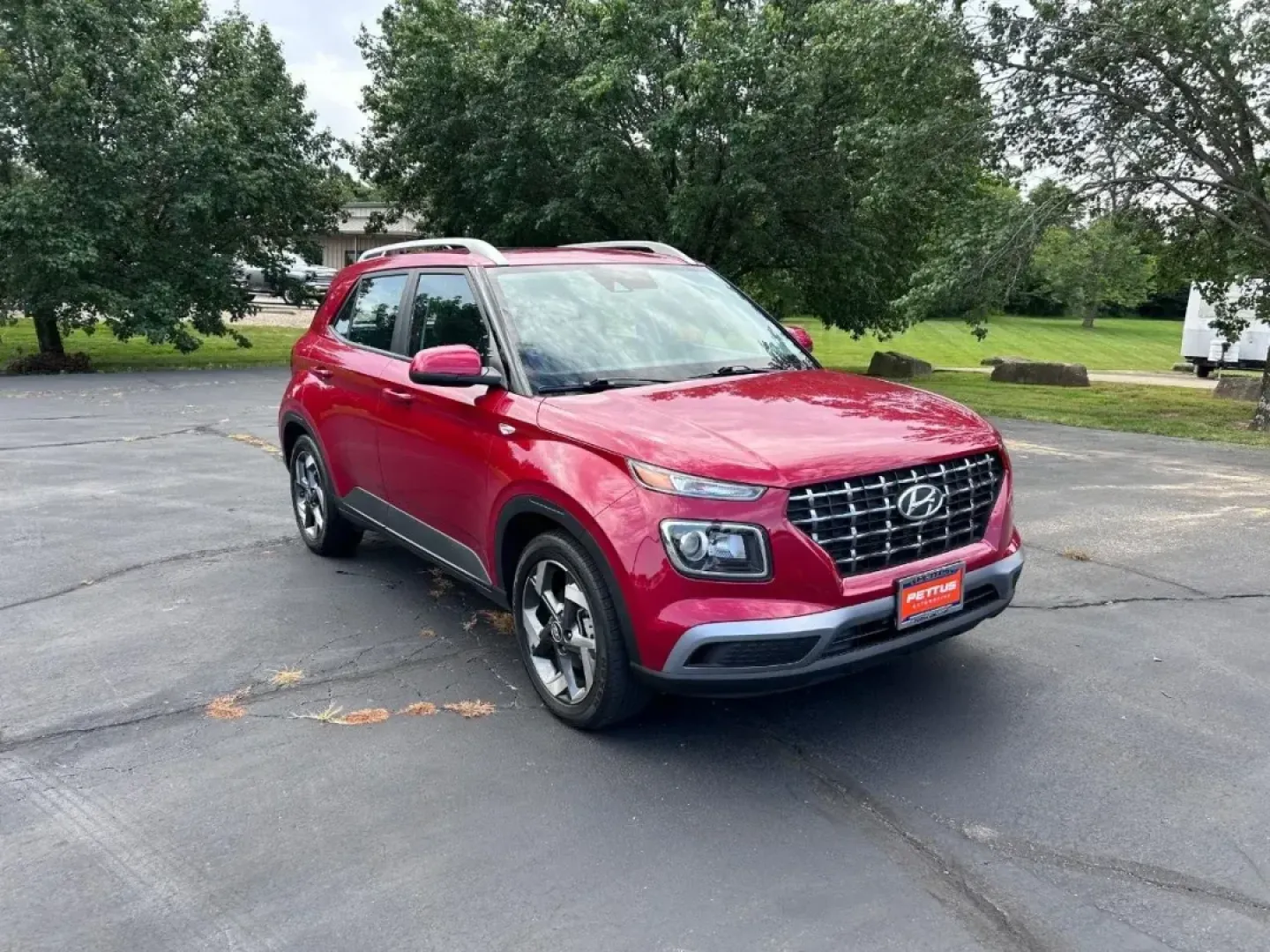 2022 /Black Cloth Hyundai Venue SEL (KMHRC8A34NU) with an 1.6L DPI DOHC 16-Valve I4 CVVT engine, Automatic transmission, located at 970 Woodlawn Dr., Farmington, MO, 63640, (573) 431-7800, 37.825642, -90.468674 - **Elevate Your Daily Commute with the 2022 Hyundai Venue SEL Perfect for Every Lifestyle!**<br /> <br /> Are you searching for a compact SUV that seamlessly blends style, comfort, and fuel efficiency? Look no further! The 2022 Hyundai Venue SEL is designed for those who value practicality without s - Photo#0