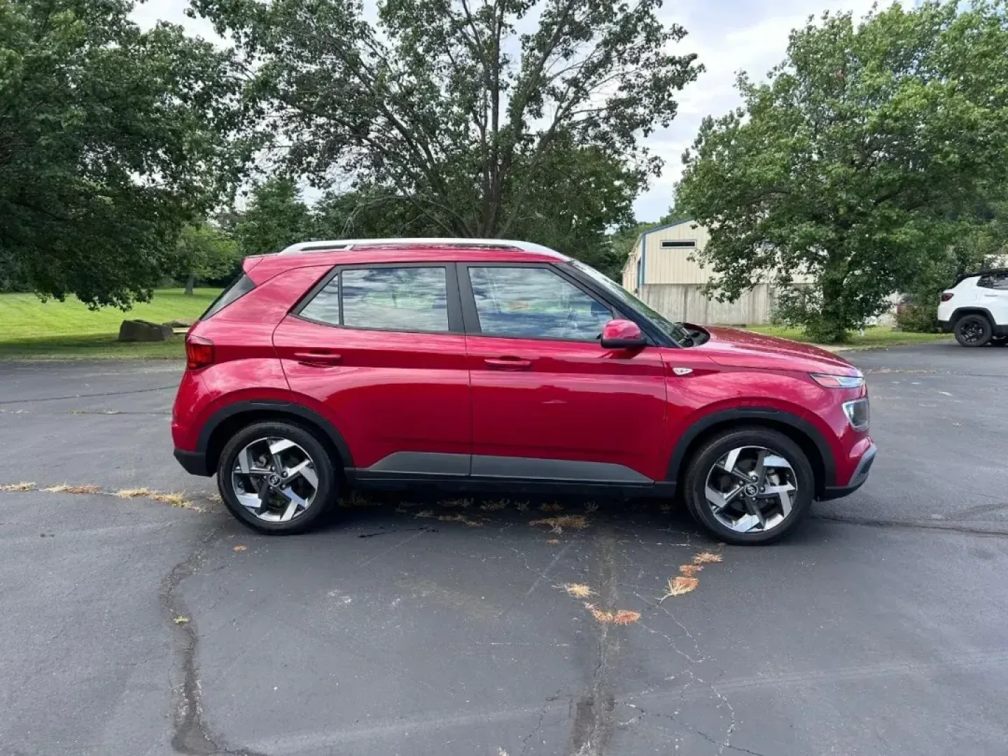 2022 /Black Cloth Hyundai Venue SEL (KMHRC8A34NU) with an 1.6L DPI DOHC 16-Valve I4 CVVT engine, Automatic transmission, located at 970 Woodlawn Dr., Farmington, MO, 63640, (573) 431-7800, 37.825642, -90.468674 - **Elevate Your Daily Commute with the 2022 Hyundai Venue SEL Perfect for Every Lifestyle!**<br /> <br /> Are you searching for a compact SUV that seamlessly blends style, comfort, and fuel efficiency? Look no further! The 2022 Hyundai Venue SEL is designed for those who value practicality without s - Photo#1