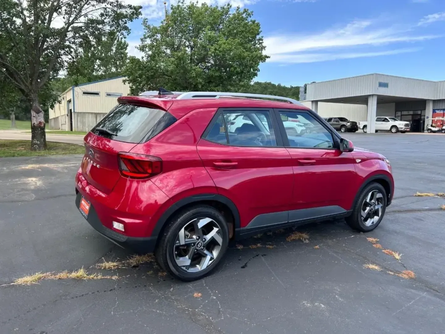 2022 /Black Cloth Hyundai Venue SEL (KMHRC8A34NU) with an 1.6L DPI DOHC 16-Valve I4 CVVT engine, Automatic transmission, located at 970 Woodlawn Dr., Farmington, MO, 63640, (573) 431-7800, 37.825642, -90.468674 - **Elevate Your Daily Commute with the 2022 Hyundai Venue SEL Perfect for Every Lifestyle!**<br /> <br /> Are you searching for a compact SUV that seamlessly blends style, comfort, and fuel efficiency? Look no further! The 2022 Hyundai Venue SEL is designed for those who value practicality without s - Photo#2