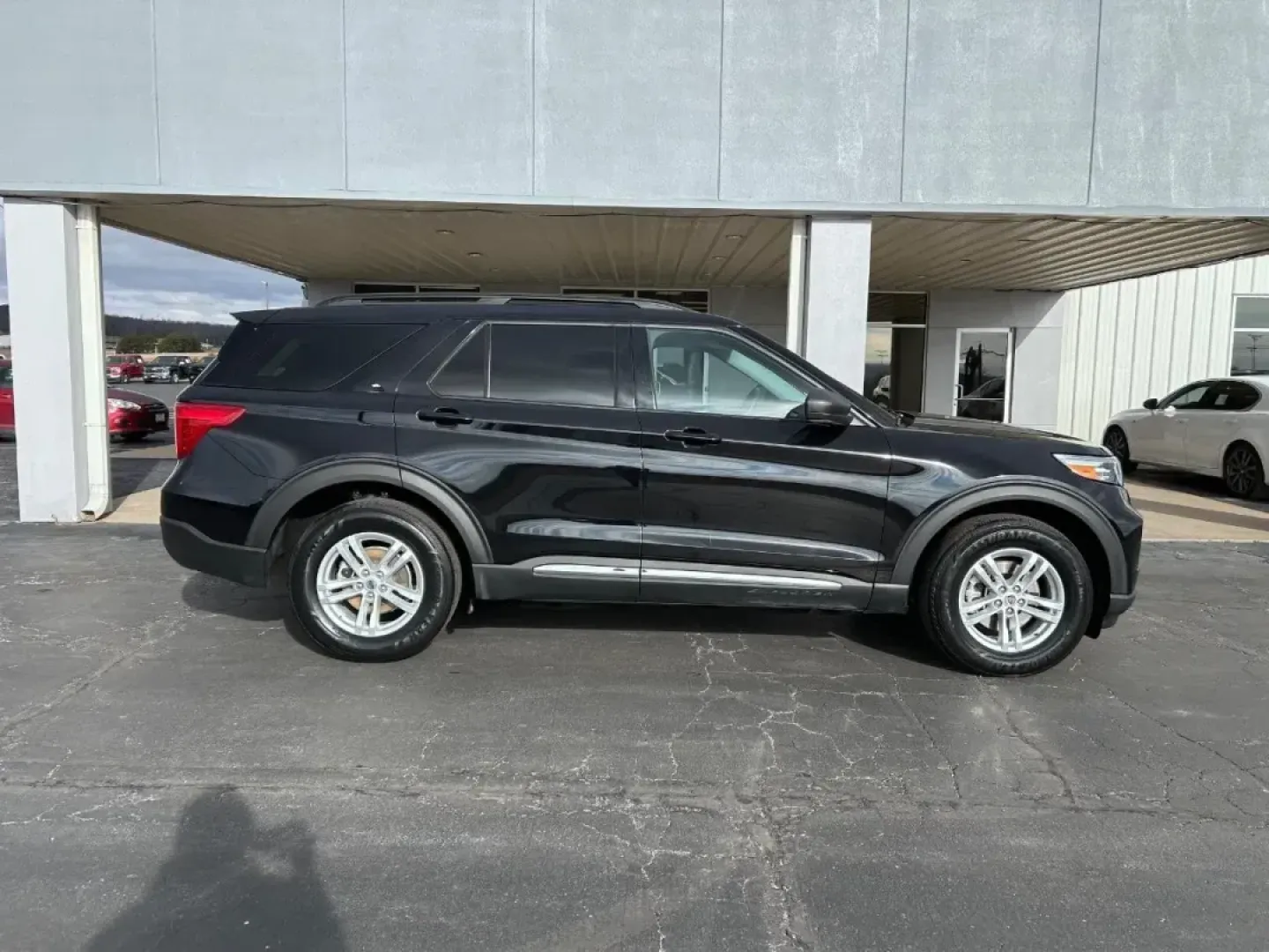 2023 /Ebony Leather Ford Explorer XLT (1FMSK8DH6PG) with an 2.3L EcoBoost I-4 engine, Automatic transmission, located at 141 Commercial Dr, Fredericktown, MO, 63645, (573) 783-6432, 37.570087, -90.320648 - Are you ready to elevate your family adventures or weekend getaways? Look no further than this stunning 2023 Ford Explorer XLT, available now at Pettus Ford Fredericktown. Located at 141 Commercial Drive in Fredericktown, MO, our OEM dealership offers a diverse selection of quality used vehicles tha - Photo#18