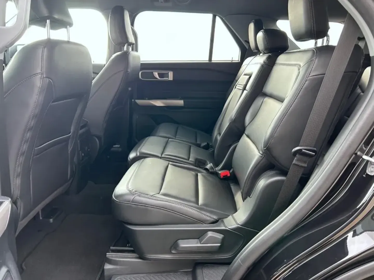2023 /Ebony Leather Ford Explorer XLT (1FMSK8DH6PG) with an 2.3L EcoBoost I-4 engine, Automatic transmission, located at 141 Commercial Dr, Fredericktown, MO, 63645, (573) 783-6432, 37.570087, -90.320648 - Are you ready to elevate your family adventures or weekend getaways? Look no further than this stunning 2023 Ford Explorer XLT, available now at Pettus Ford Fredericktown. Located at 141 Commercial Drive in Fredericktown, MO, our OEM dealership offers a diverse selection of quality used vehicles tha - Photo#27