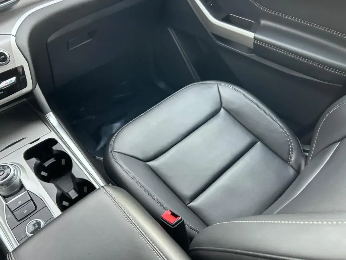 2023 /Ebony Leather Ford Explorer XLT (1FMSK8DH6PG) with an 2.3L EcoBoost I-4 engine, Automatic transmission, located at 141 Commercial Dr, Fredericktown, MO, 63645, (573) 783-6432, 37.570087, -90.320648 - Are you ready to elevate your family adventures or weekend getaways? Look no further than this stunning 2023 Ford Explorer XLT, available now at Pettus Ford Fredericktown. Located at 141 Commercial Drive in Fredericktown, MO, our OEM dealership offers a diverse selection of quality used vehicles tha - Photo#35