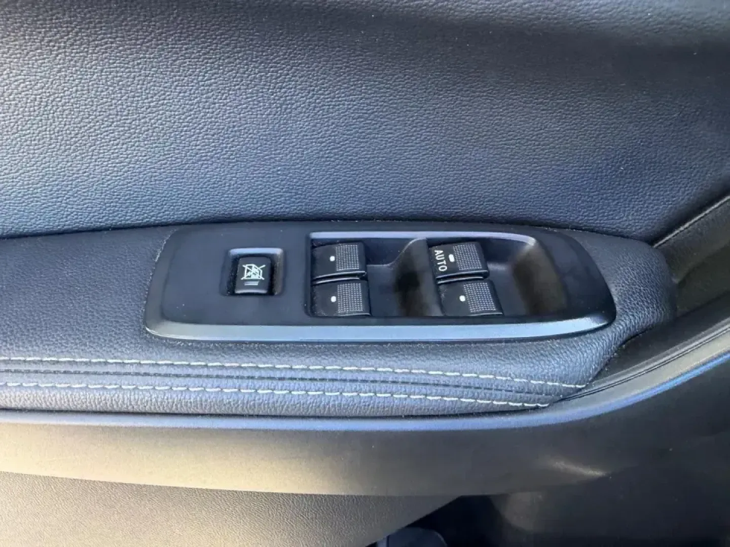 2019 /Ebony Leather Ford Ranger Lariat (1FTER4FH5KL) with an 2.3L EcoBoost engine, Automatic transmission, located at 141 Commercial Dr, Fredericktown, MO, 63645, (573) 783-6432, 37.570087, -90.320648 - Need a truck that can handle weekday commutes across Fredericktown and still be ready for a loaded-up weekend at Castor River Shut-Ins or a run down US-67? This 2019 Ford Ranger XL SuperCrew 4WD is built for real-life Missouri driving-room for friends or family, confidence in changing weather, and t - Photo#17