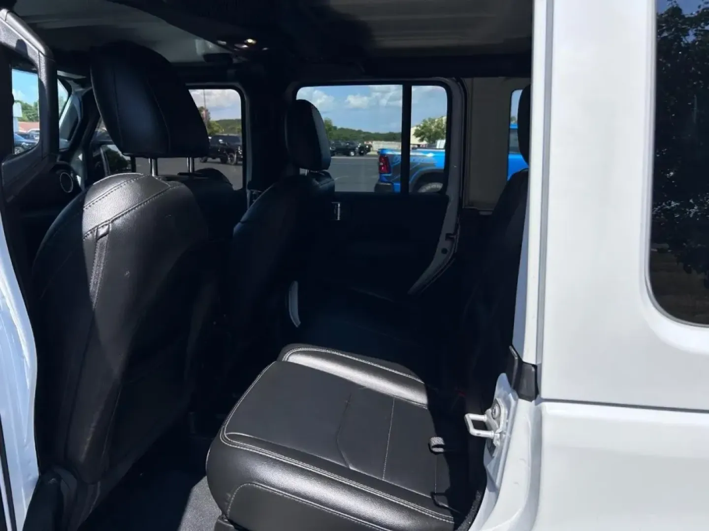 2022 /Black Leather Jeep Wrangler Unlimited Sahara 4xe (1C4JJXP68NW) with an 2.0L I4 DOHC DI Turbo PHEV engine, Automatic transmission, located at 970 Woodlawn Dr., Farmington, MO, 63640, (573) 431-7800, 37.825642, -90.468674 - ### Adventure Awaits with the 2022 Jeep Wrangler Unlimited Sahara 4xe!<br /> <br /> Are you ready to elevate your outdoor adventures and daily commuting with style and confidence? The 2022 Jeep Wrangler Unlimited Sahara 4xe is the perfect companion for those who crave the thrill of off-road explorat - Photo#8