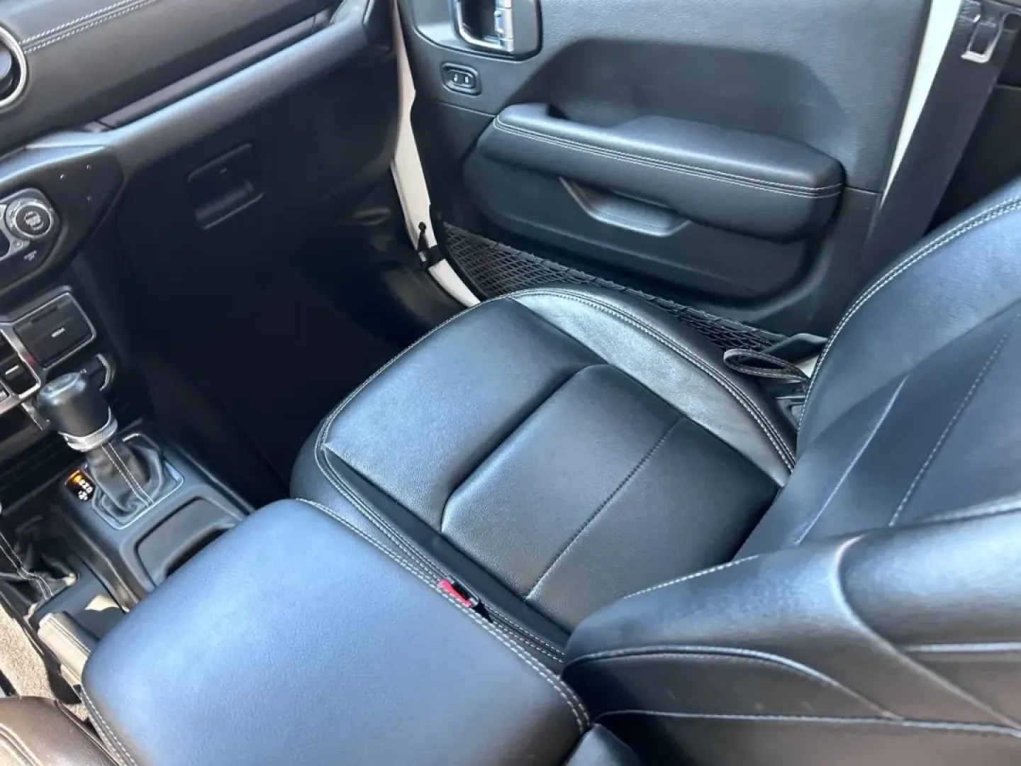 2022 /Black Leather Jeep Wrangler Unlimited Sahara 4xe (1C4JJXP68NW) with an 2.0L I4 DOHC DI Turbo PHEV engine, Automatic transmission, located at 970 Woodlawn Dr., Farmington, MO, 63640, (573) 431-7800, 37.825642, -90.468674 - ### Adventure Awaits with the 2022 Jeep Wrangler Unlimited Sahara 4xe!<br /> <br /> Are you ready to elevate your outdoor adventures and daily commuting with style and confidence? The 2022 Jeep Wrangler Unlimited Sahara 4xe is the perfect companion for those who crave the thrill of off-road explorat - Photo#16