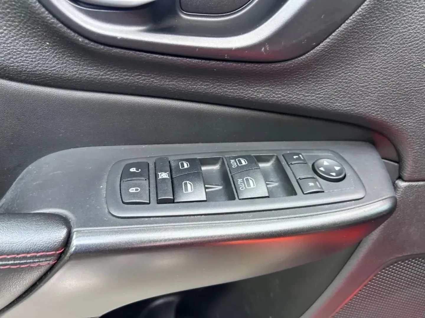 2021 /Black Leather Trimmed Jeep Cherokee Trailhawk (1C4PJMBX5MD) with an 3.2L V6 24V VVT engine, Automatic transmission, located at 970 Woodlawn Dr., Farmington, MO, 63640, (573) 431-7800, 37.825642, -90.468674 - **Adventure Awaits with This 2021 Jeep Cherokee Trailhawk** <br /> <br /> Are you ready to elevate your weekend adventures or family road trips? This rugged yet refined 2021 Jeep Cherokee Trailhawk is the perfect vehicle for those who crave exploration without sacrificing comfort. Designed for both - Photo#18
