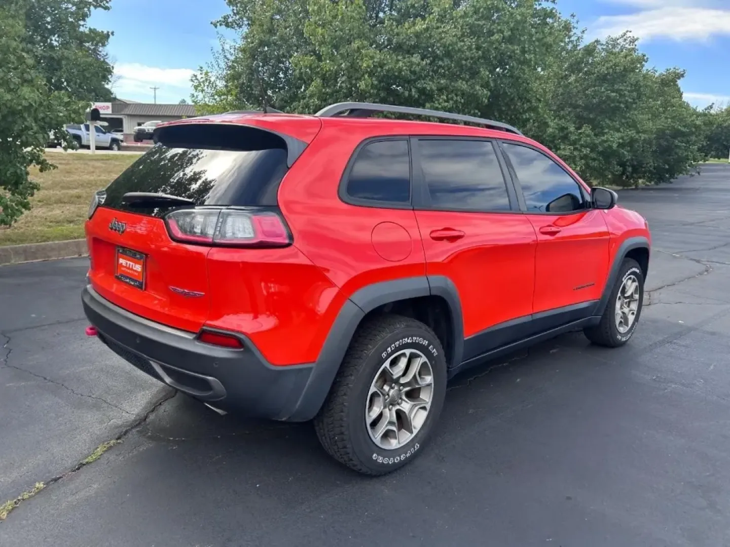 2021 /Black Leather Trimmed Jeep Cherokee Trailhawk (1C4PJMBX5MD) with an 3.2L V6 24V VVT engine, Automatic transmission, located at 970 Woodlawn Dr., Farmington, MO, 63640, (573) 431-7800, 37.825642, -90.468674 - **Adventure Awaits with This 2021 Jeep Cherokee Trailhawk** <br /> <br /> Are you ready to elevate your weekend adventures or family road trips? This rugged yet refined 2021 Jeep Cherokee Trailhawk is the perfect vehicle for those who crave exploration without sacrificing comfort. Designed for both - Photo#2