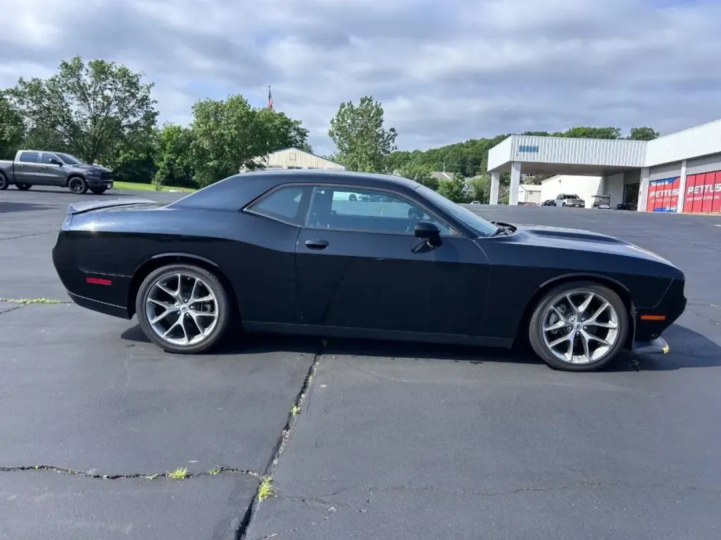 2022 /Black Cloth Dodge Challenger GT (2C3CDZJG8NH) with an 3.6L V6 24V VVT engine, Automatic transmission, located at 970 Woodlawn Dr., Farmington, MO, 63640, (573) 431-7800, 37.825642, -90.468674 - Unleash your inner road warrior with the exhilarating 2022 Dodge Challenger GT, perfect for those who crave a thrilling driving experience without compromising on comfort and technology. Whether you're commuting to work, planning a weekend adventure, or simply looking for a stylish daily driver, thi - Photo#1
