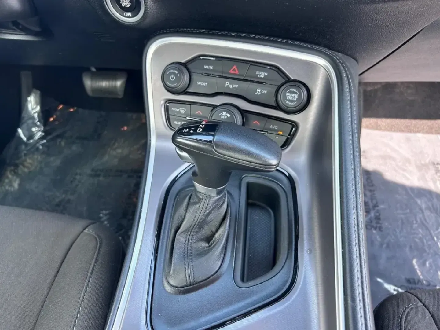 2022 /Black Cloth Dodge Challenger GT (2C3CDZJG8NH) with an 3.6L V6 24V VVT engine, Automatic transmission, located at 970 Woodlawn Dr., Farmington, MO, 63640, (573) 431-7800, 37.825642, -90.468674 - Unleash your inner road warrior with the exhilarating 2022 Dodge Challenger GT, perfect for those who crave a thrilling driving experience without compromising on comfort and technology. Whether you're commuting to work, planning a weekend adventure, or simply looking for a stylish daily driver, thi - Photo#15