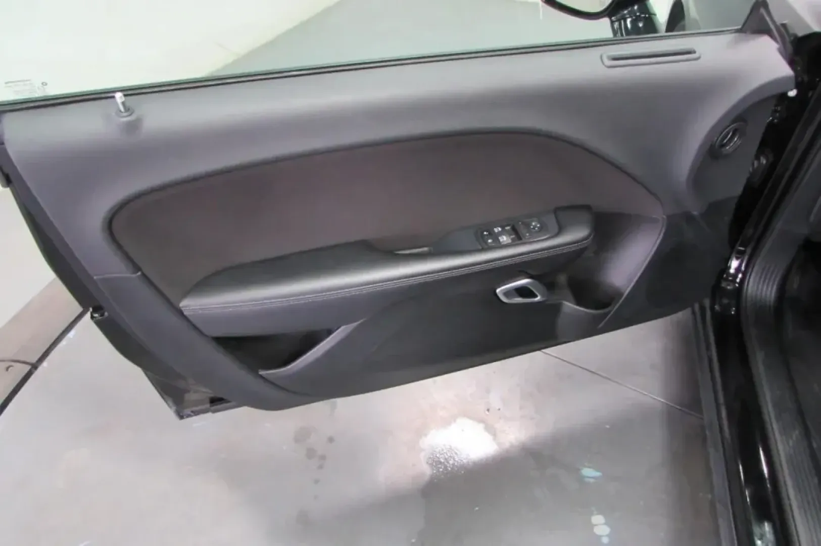 2022 /Black Leather Dodge Challenger GT (2C3CDZJG8NH) with an Other engine, Automatic transmission, located at 12830 Highway 21, De Soto, MO, 63020, (636) 337-7777, 38.153099, -90.573624 - Unleash your inner road warrior with the exhilarating 2022 Dodge Challenger GT, perfect for those who crave a thrilling driving experience without compromising on comfort and technology. Whether you're commuting to work, planning a weekend adventure, or simply looking for a stylish daily driver, thi - Photo#9