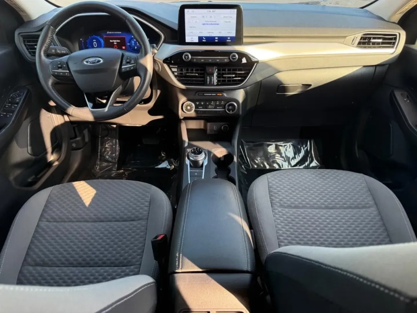 2020 /Dark Earth Gray Cloth Ford Escape SE Sport Hybrid (1FMCU0BZ7LU) with an 2.5L iVCT Atkinson Cycle I-4 Hybrid engine, Automatic transmission, located at 970 Woodlawn Dr., Farmington, MO, 63640, (573) 431-7800, 37.825642, -90.468674 - **Explore the Open Roads with the 2020 Ford Escape SE Sport Hybrid Your Perfect Companion for Commuting and Weekend Adventures!**<br /> <br /> Are you searching for a vehicle that combines style, efficiency, and versatility? Look no further than this stunning 2020 Ford Escape SE Sport Hybrid, now a - Photo#10