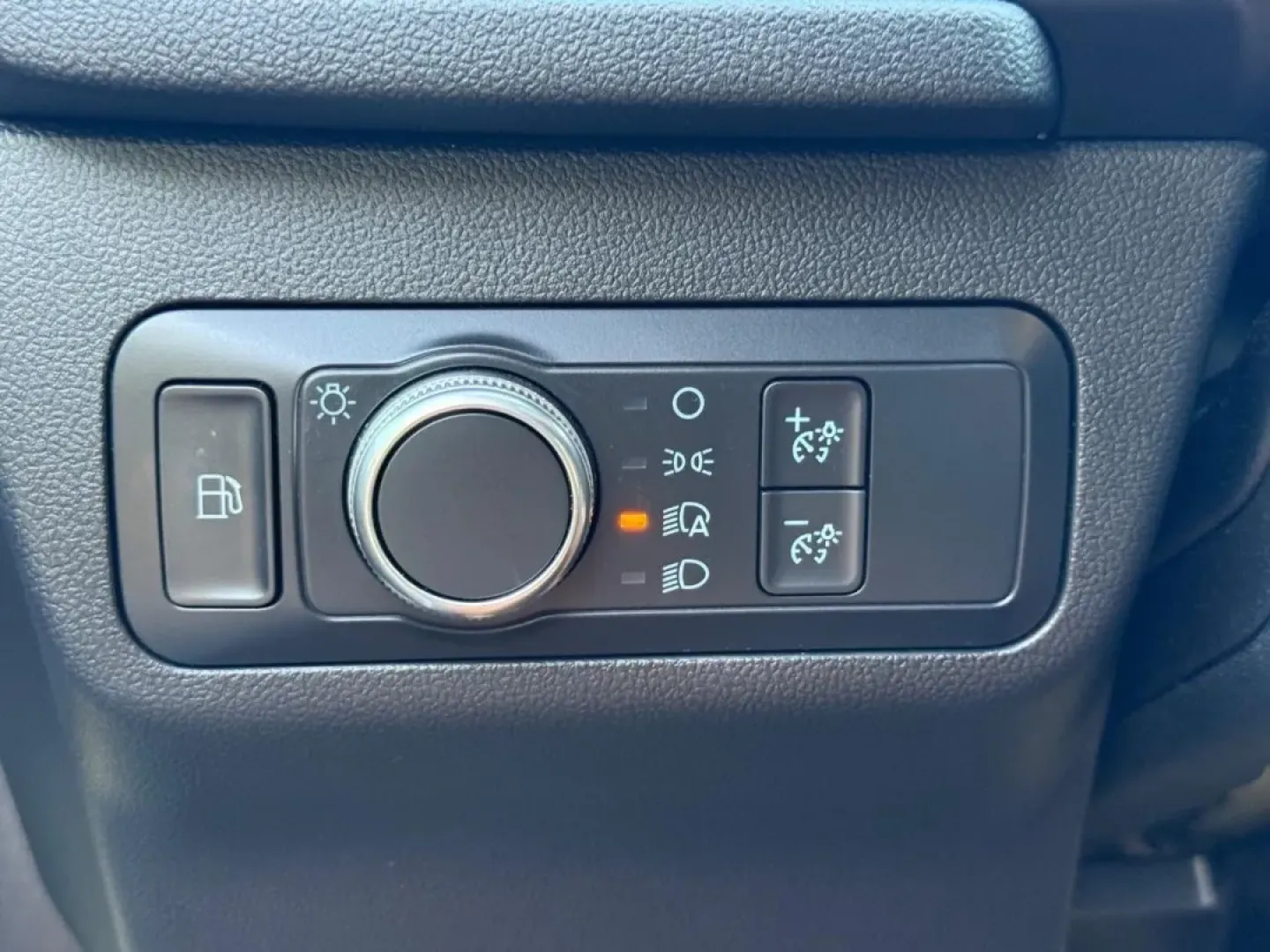 2020 /Dark Earth Gray Cloth Ford Escape SE Sport Hybrid (1FMCU0BZ7LU) with an 2.5L iVCT Atkinson Cycle I-4 Hybrid engine, Automatic transmission, located at 970 Woodlawn Dr., Farmington, MO, 63640, (573) 431-7800, 37.825642, -90.468674 - **Explore the Open Roads with the 2020 Ford Escape SE Sport Hybrid Your Perfect Companion for Commuting and Weekend Adventures!**<br /> <br /> Are you searching for a vehicle that combines style, efficiency, and versatility? Look no further than this stunning 2020 Ford Escape SE Sport Hybrid, now a - Photo#21