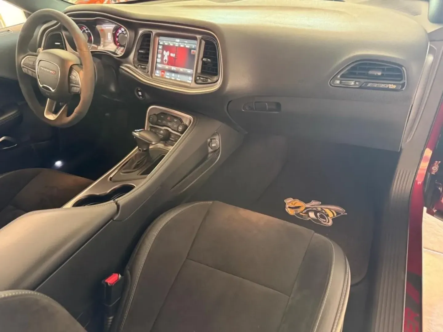 2019 /Black Cloth Dodge Challenger R/T Scat Pack (2C3CDZFJ1KH) with an 6.4L engine, Automatic transmission, located at 970 Woodlawn Dr., Farmington, MO, 63640, (573) 431-7800, 37.825642, -90.468674 - **Unleash the Thrill of the Open Road with this 2019 Dodge Challenger R/T Scat Pack!**<br /> <br /> Are you ready to elevate your driving experience? Whether you're a weekend warrior seeking adrenaline-pumping adventures or a daily commuter tired of the mundane, this stunning 2019 Dodge Challenger R - Photo#15