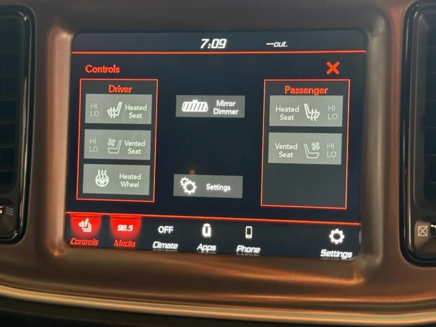 2019 /Black Cloth Dodge Challenger R/T Scat Pack (2C3CDZFJ1KH) with an 6.4L engine, Automatic transmission, located at 970 Woodlawn Dr., Farmington, MO, 63640, (573) 431-7800, 37.825642, -90.468674 - **Unleash the Thrill of the Open Road with this 2019 Dodge Challenger R/T Scat Pack!**<br /> <br /> Are you ready to elevate your driving experience? Whether you're a weekend warrior seeking adrenaline-pumping adventures or a daily commuter tired of the mundane, this stunning 2019 Dodge Challenger R - Photo#21