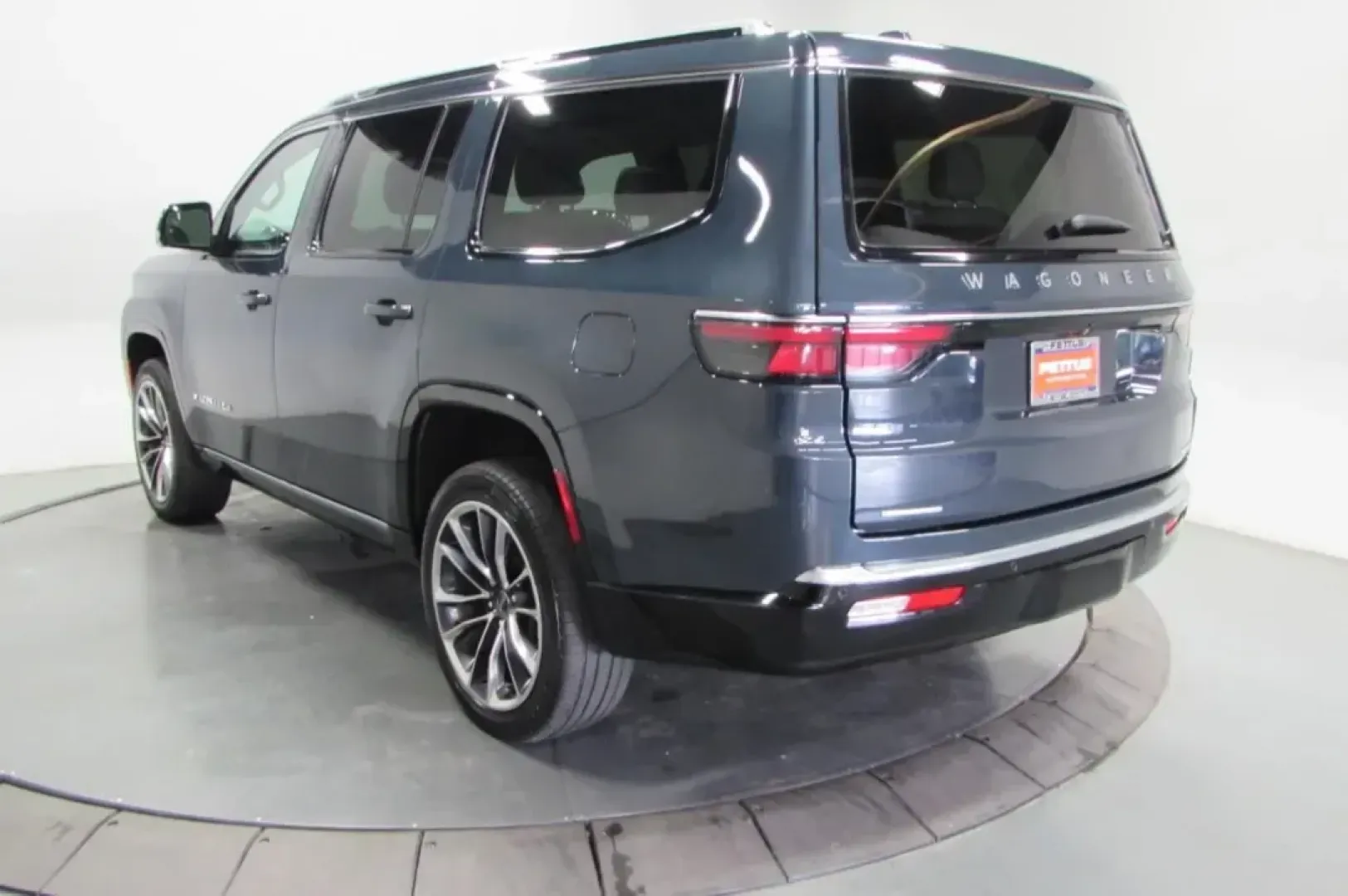 2023 /Sea Salt/Black Leather Jeep Wagoneer Series III (1C4SJVDP9PS) with an Other engine, Automatic transmission, located at 12830 Highway 21, De Soto, MO, 63020, (636) 337-7777, 38.153099, -90.573624 - **Explore the Unmatched Versatility of the 2023 Jeep Wagoneer Series III Perfect for Every Adventure!**<br /> <br /> Are you a growing family seeking the ideal vehicle for road trips, school drop-offs, and weekend escapades? Look no further than the stunning 2023 Jeep Wagoneer Series III, available - Photo#5