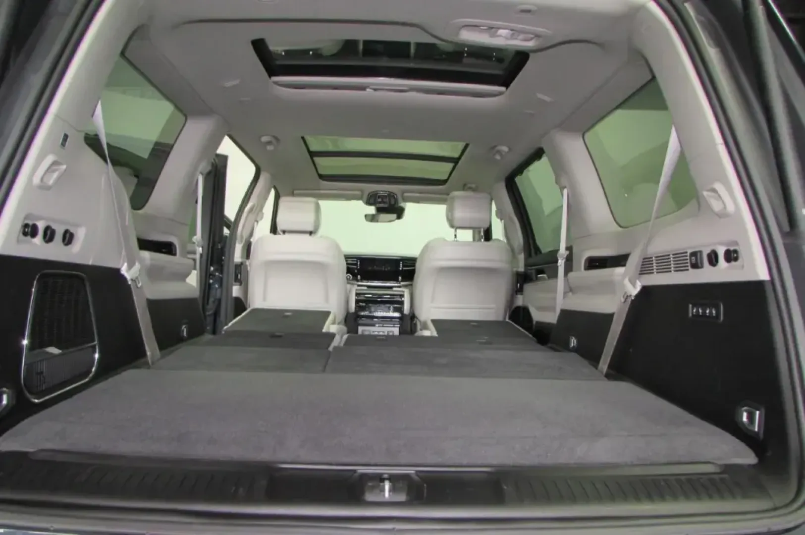 2023 /Sea Salt/Black Leather Jeep Wagoneer Series III (1C4SJVDP9PS) with an Other engine, Automatic transmission, located at 12830 Highway 21, De Soto, MO, 63020, (636) 337-7777, 38.153099, -90.573624 - **Explore the Unmatched Versatility of the 2023 Jeep Wagoneer Series III Perfect for Every Adventure!**<br /> <br /> Are you a growing family seeking the ideal vehicle for road trips, school drop-offs, and weekend escapades? Look no further than the stunning 2023 Jeep Wagoneer Series III, available - Photo#35