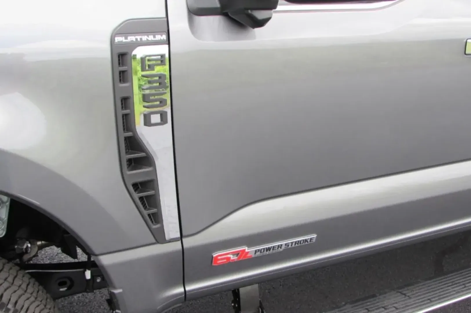 2025 /Java Leather Ford F-350SD Platinum DRW (1FT8W3DMXSE) with an 6.7L Turbocharged engine, located at 12836 Highway 21, De Soto, MO, 63020, (636) 337-7777, 38.151867, -90.575615 - **Take on Your Next Adventure with the 2025 Ford F-350SD XL DRW Perfect for Work and Play!**<br /> <br /> Are you in search of a powerful truck that can handle both your workday and weekend adventures? Look no further! The 2025 Ford F-350SD XL DRW, available now at Pettus Ford De Soto, is the perfe - Photo#12