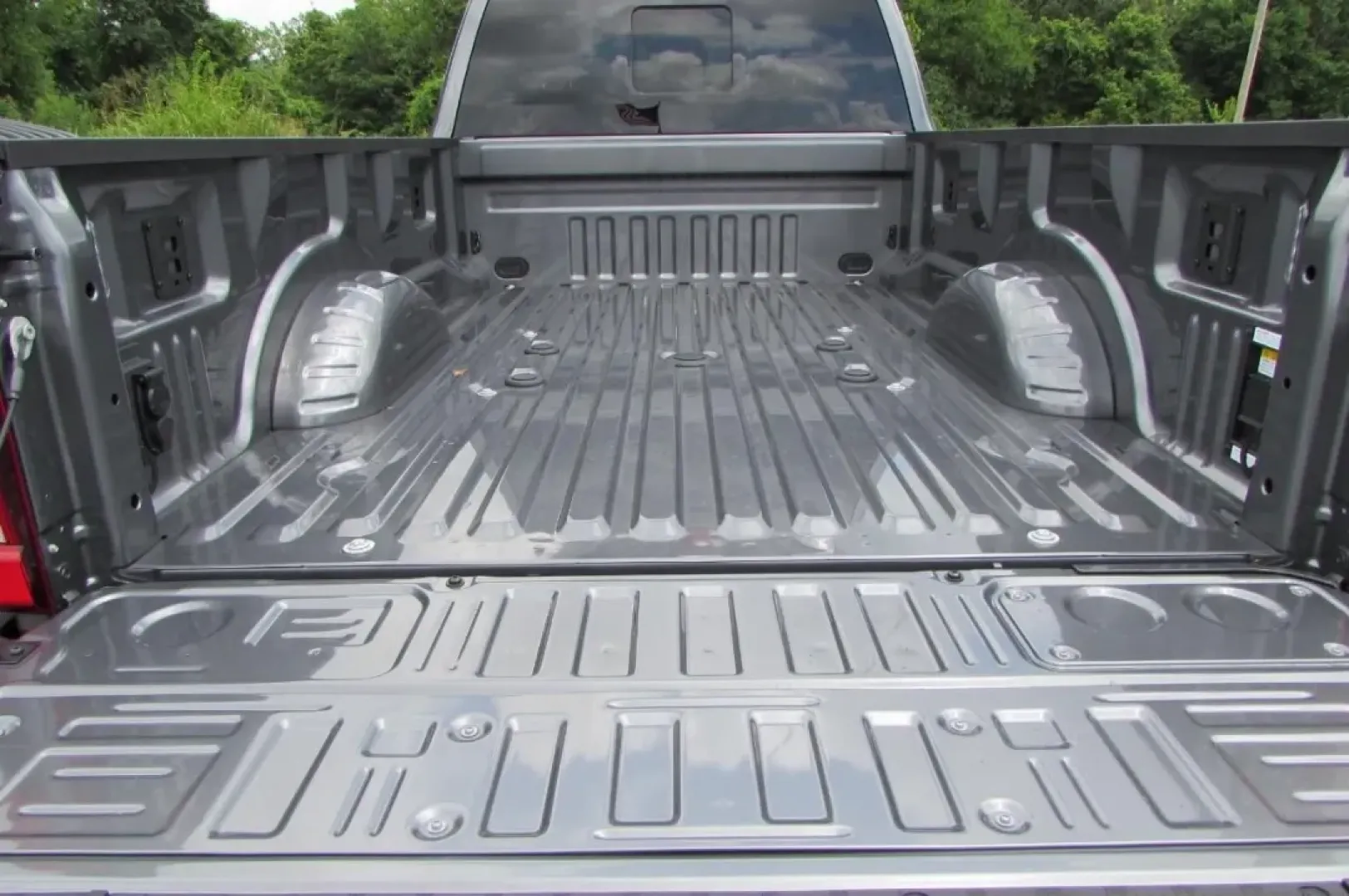 2025 /Java Leather Ford F-350SD Platinum DRW (1FT8W3DMXSE) with an 6.7L Turbocharged engine, located at 12836 Highway 21, De Soto, MO, 63020, (636) 337-7777, 38.151867, -90.575615 - **Take on Your Next Adventure with the 2025 Ford F-350SD XL DRW Perfect for Work and Play!**<br /> <br /> Are you in search of a powerful truck that can handle both your workday and weekend adventures? Look no further! The 2025 Ford F-350SD XL DRW, available now at Pettus Ford De Soto, is the perfe - Photo#14