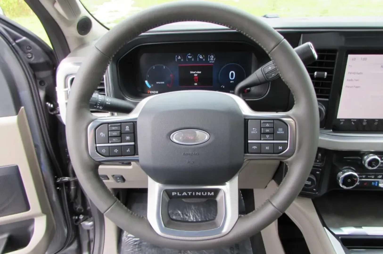 2025 /Java Leather Ford F-350SD Platinum DRW (1FT8W3DMXSE) with an 6.7L Turbocharged engine, located at 12836 Highway 21, De Soto, MO, 63020, (636) 337-7777, 38.151867, -90.575615 - **Take on Your Next Adventure with the 2025 Ford F-350SD XL DRW Perfect for Work and Play!**<br /> <br /> Are you in search of a powerful truck that can handle both your workday and weekend adventures? Look no further! The 2025 Ford F-350SD XL DRW, available now at Pettus Ford De Soto, is the perfe - Photo#23