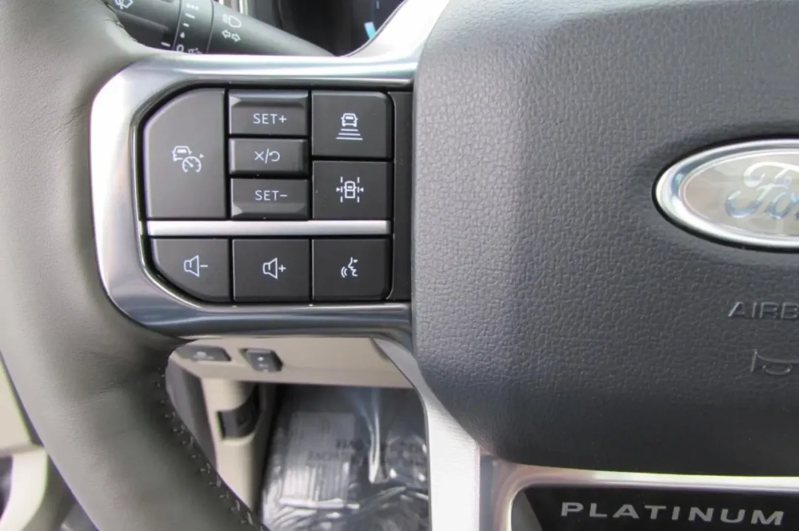 2025 /Java Leather Ford F-350SD Platinum DRW (1FT8W3DMXSE) with an 6.7L Turbocharged engine, located at 12836 Highway 21, De Soto, MO, 63020, (636) 337-7777, 38.151867, -90.575615 - **Take on Your Next Adventure with the 2025 Ford F-350SD XL DRW Perfect for Work and Play!**<br /> <br /> Are you in search of a powerful truck that can handle both your workday and weekend adventures? Look no further! The 2025 Ford F-350SD XL DRW, available now at Pettus Ford De Soto, is the perfe - Photo#24