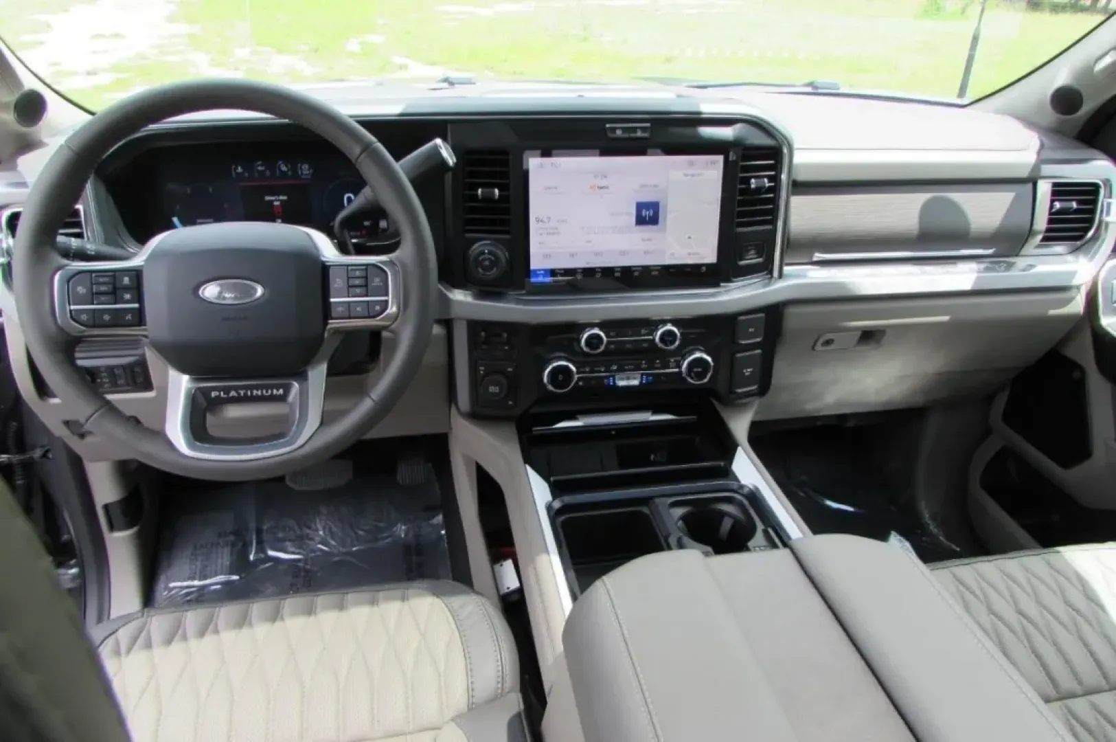 2025 /Java Leather Ford F-350SD Platinum DRW (1FT8W3DMXSE) with an 6.7L Turbocharged engine, located at 12836 Highway 21, De Soto, MO, 63020, (636) 337-7777, 38.151867, -90.575615 - **Take on Your Next Adventure with the 2025 Ford F-350SD XL DRW Perfect for Work and Play!**<br /> <br /> Are you in search of a powerful truck that can handle both your workday and weekend adventures? Look no further! The 2025 Ford F-350SD XL DRW, available now at Pettus Ford De Soto, is the perfe - Photo#31