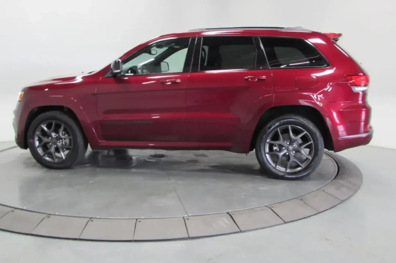 2019 /Black Leather Jeep Grand Cherokee Limited X (1C4RJFBGXKC) with an Other engine, located at 12830 Highway 21, De Soto, MO, 63020, (636) 337-7777, 38.153099, -90.573624 - **Discover the Ultimate SUV for Family Adventures: 2019 Jeep Grand Cherokee Limited X**<br /> <br /> Are you searching for a versatile, reliable, and luxurious SUV that's perfect for family outings, daily commutes, or weekend adventures? Look no further than this stunning **2019 Jeep Grand Cherokee - Photo#4