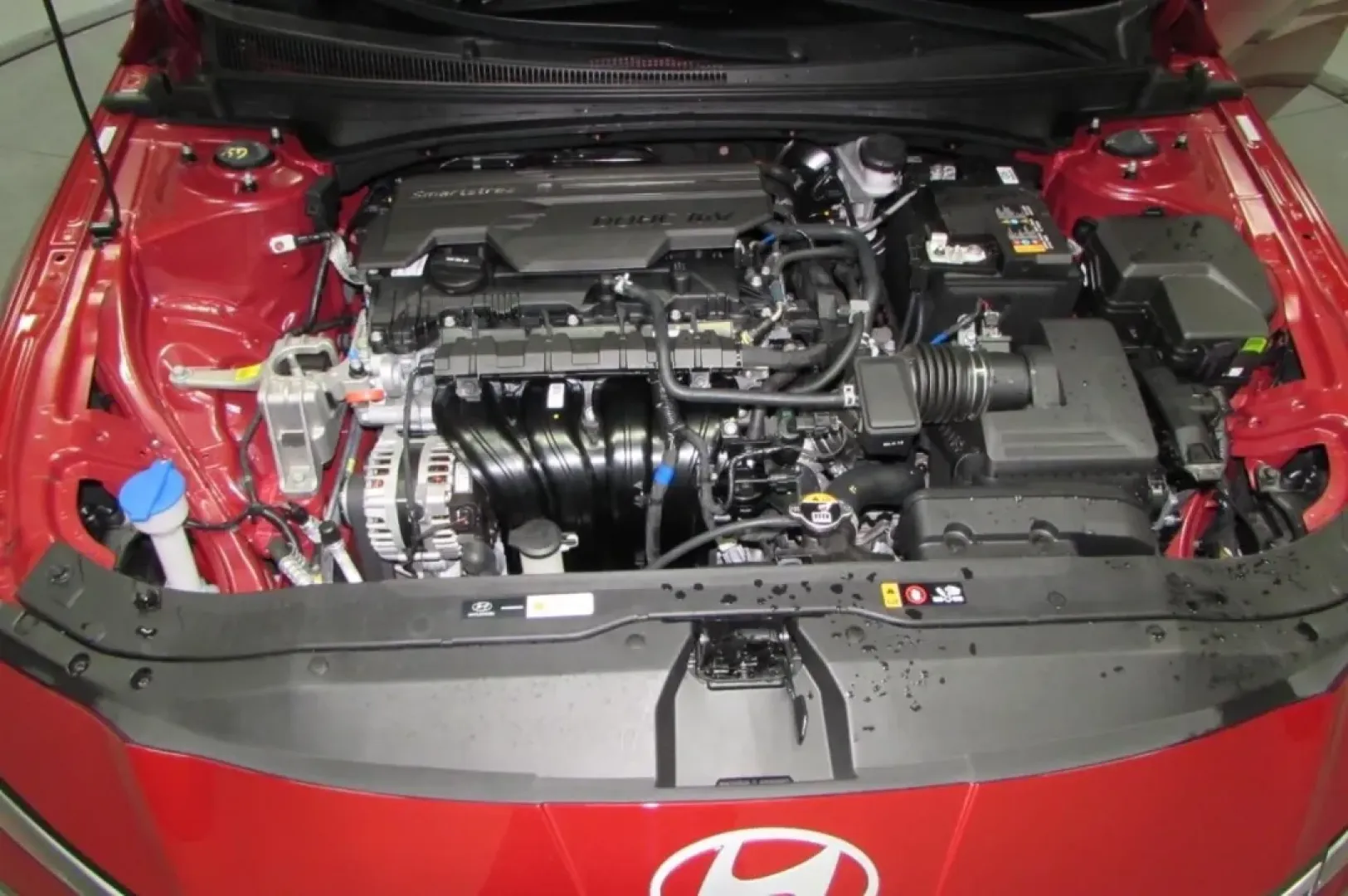 2024 /Gray Hyundai Elantra SEL (KMHLM4DG2RU) with an Other engine, Automatic transmission, located at 12830 Highway 21, De Soto, MO, 63020, (636) 337-7777, 38.153099, -90.573624 - If you're in the market for a reliable and stylish sedan that fits seamlessly into your lifestyle, look no further than the 2024 Hyundai Elantra SEL at Pettus CDJR DeSoto. Whether you're commuting to work in De Soto, running errands in surrounding neighborhoods, or embarking on weekend adventures, t - Photo#8